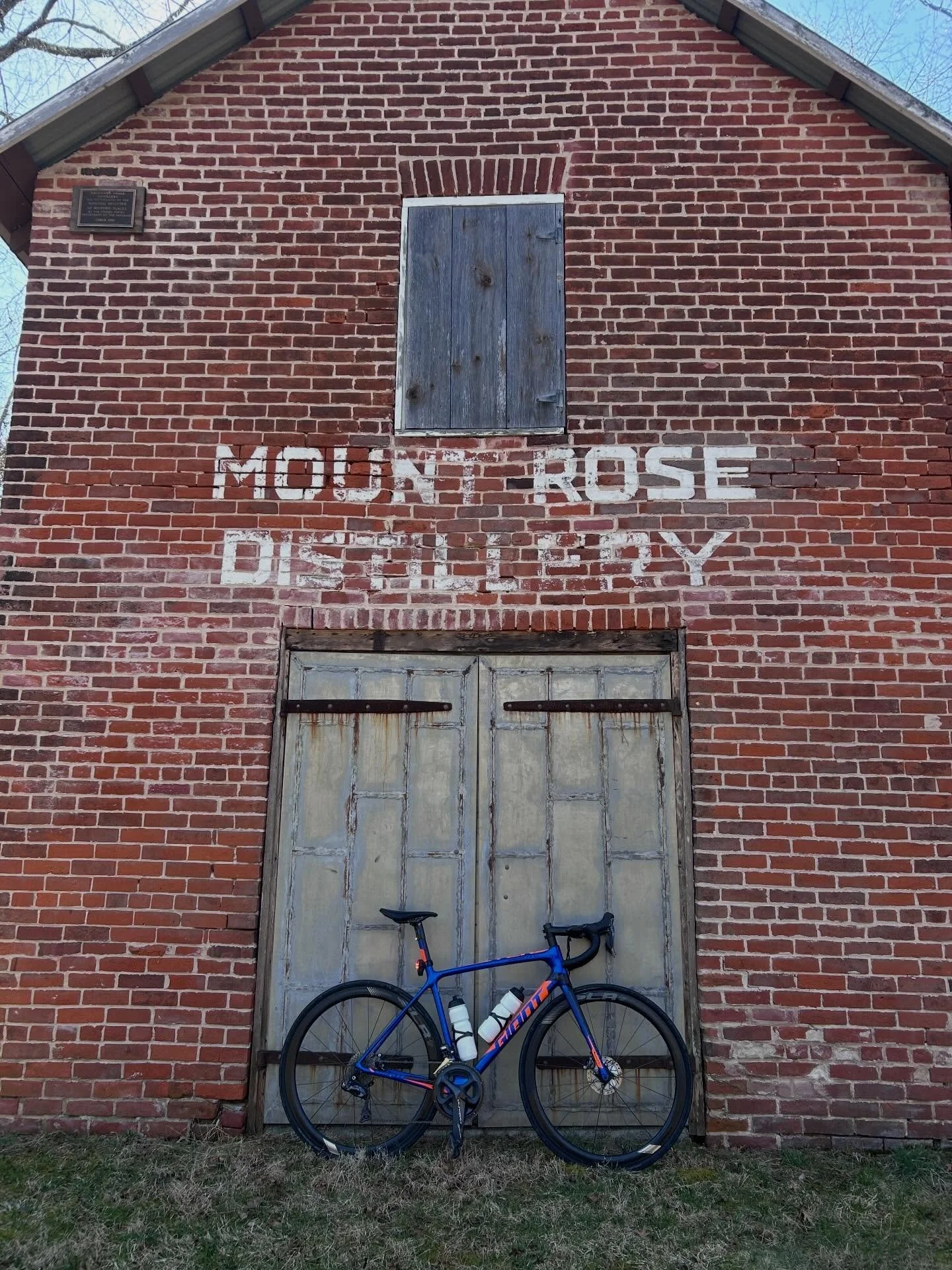 Now live on creakybottombracket.com are the field notes to this year&rsquo;s Hell of Hunterdon by @kermessesport. Have a read about the event&rsquo;s rerun to Lambertville, NJ, and the new start at @invertase.brewing. We could not have had a better d