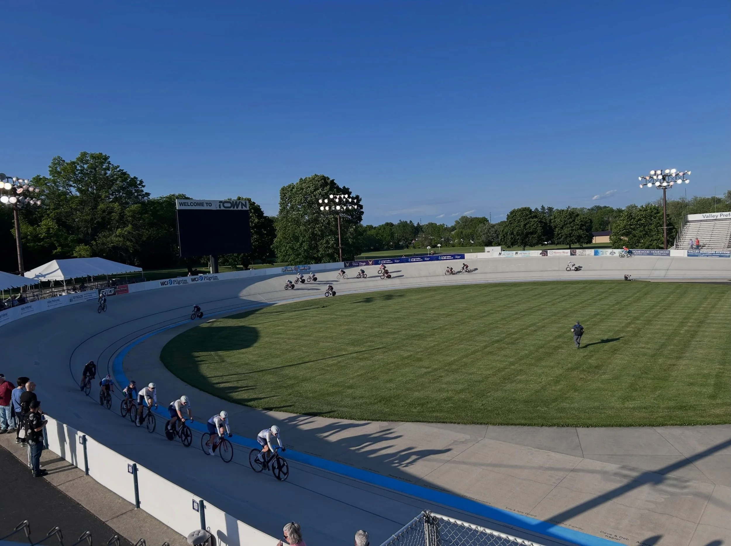 We just filed our notes on last weekend&rsquo;s Valley Preferred (@the_velodrome) Cycling Center Friday Nights Under the Lights 50th Anniversary on creakybottombracket.com. 

It was a perfect night for six races: three men&rsquo;s and three women&rsq