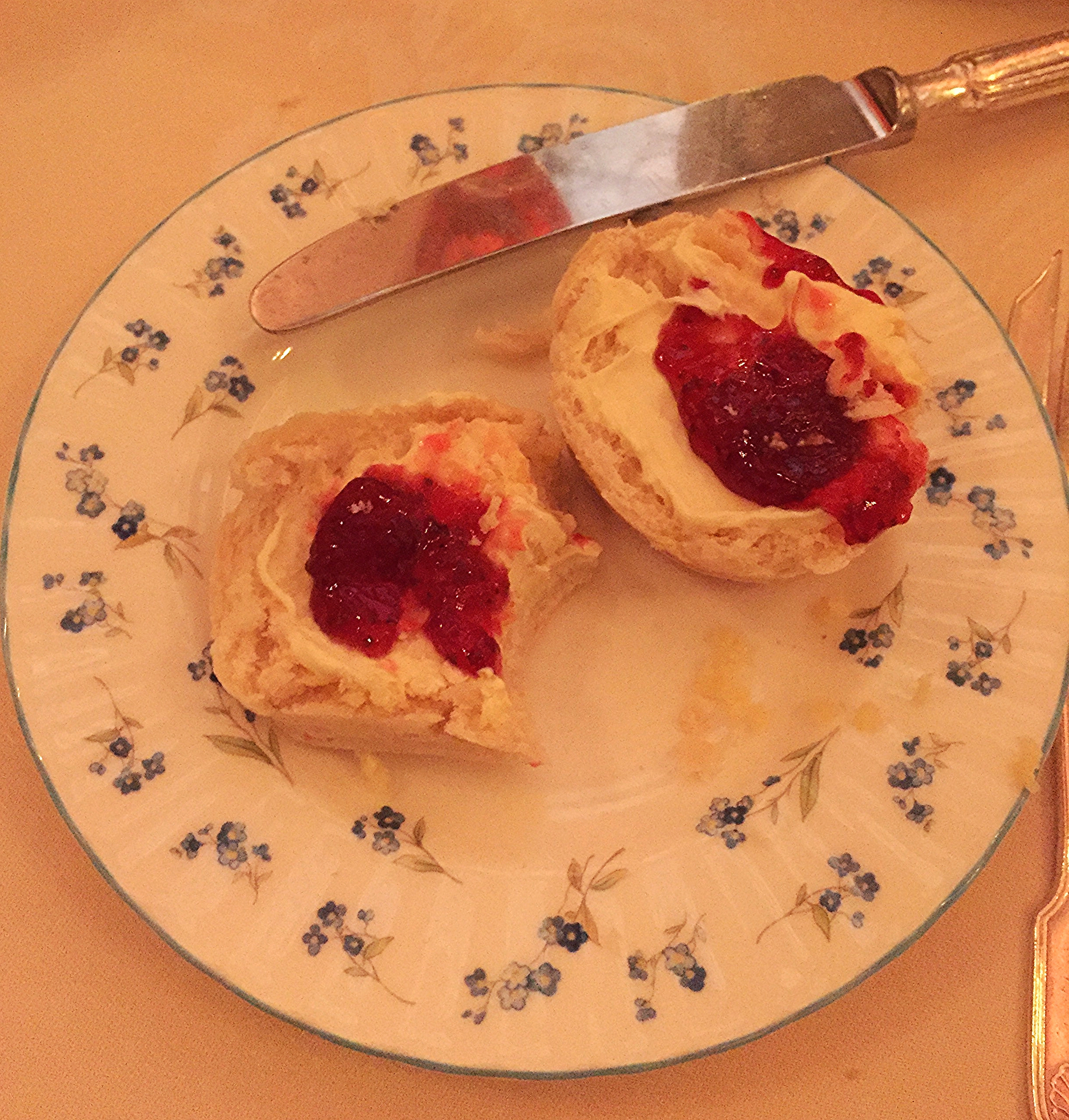 Scones - Review The Ritz Afternoon Tea 