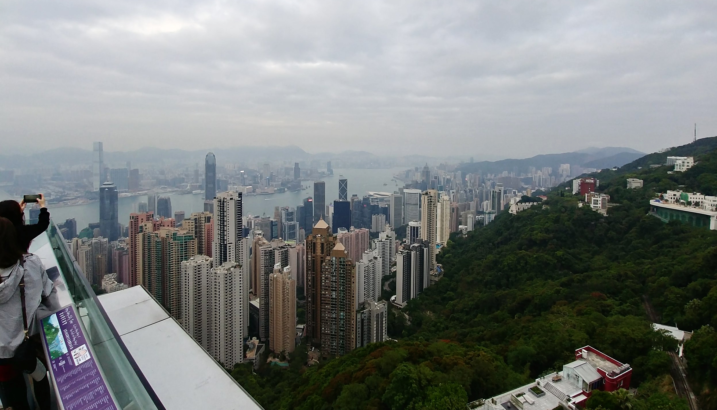 Hong Kong on a budget travel guide