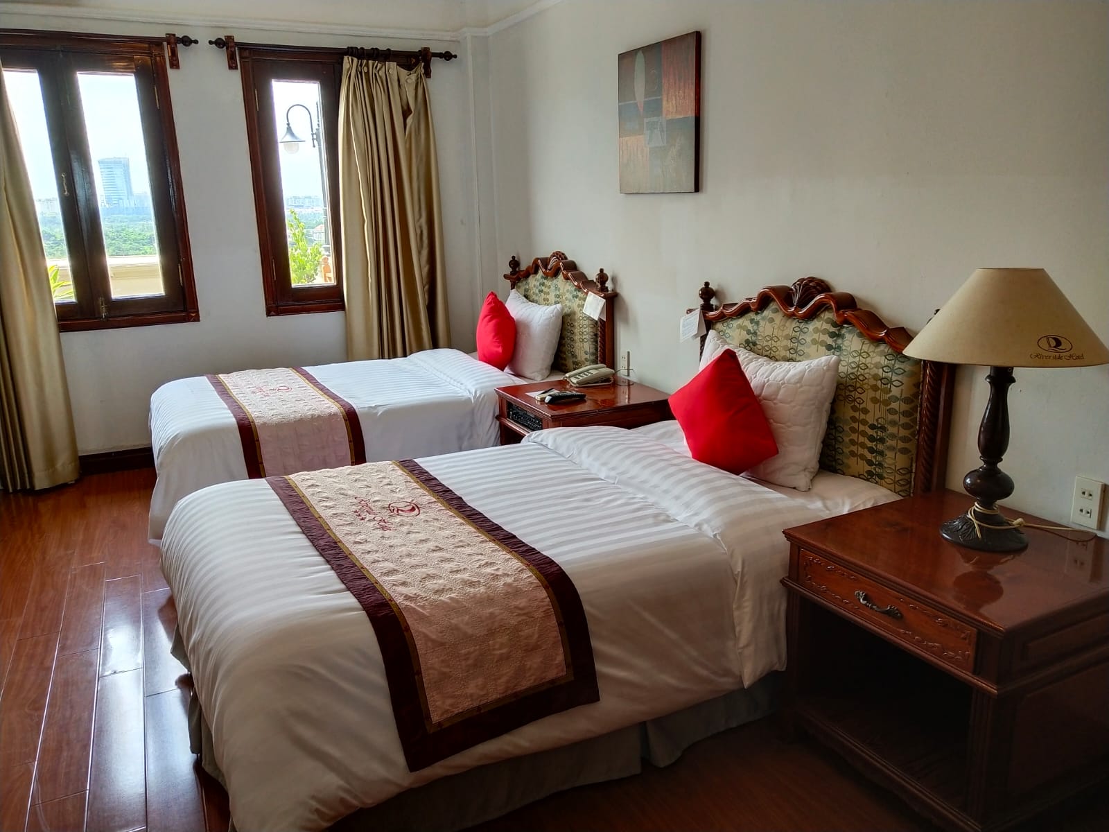 Riverside Hotel Saigon review