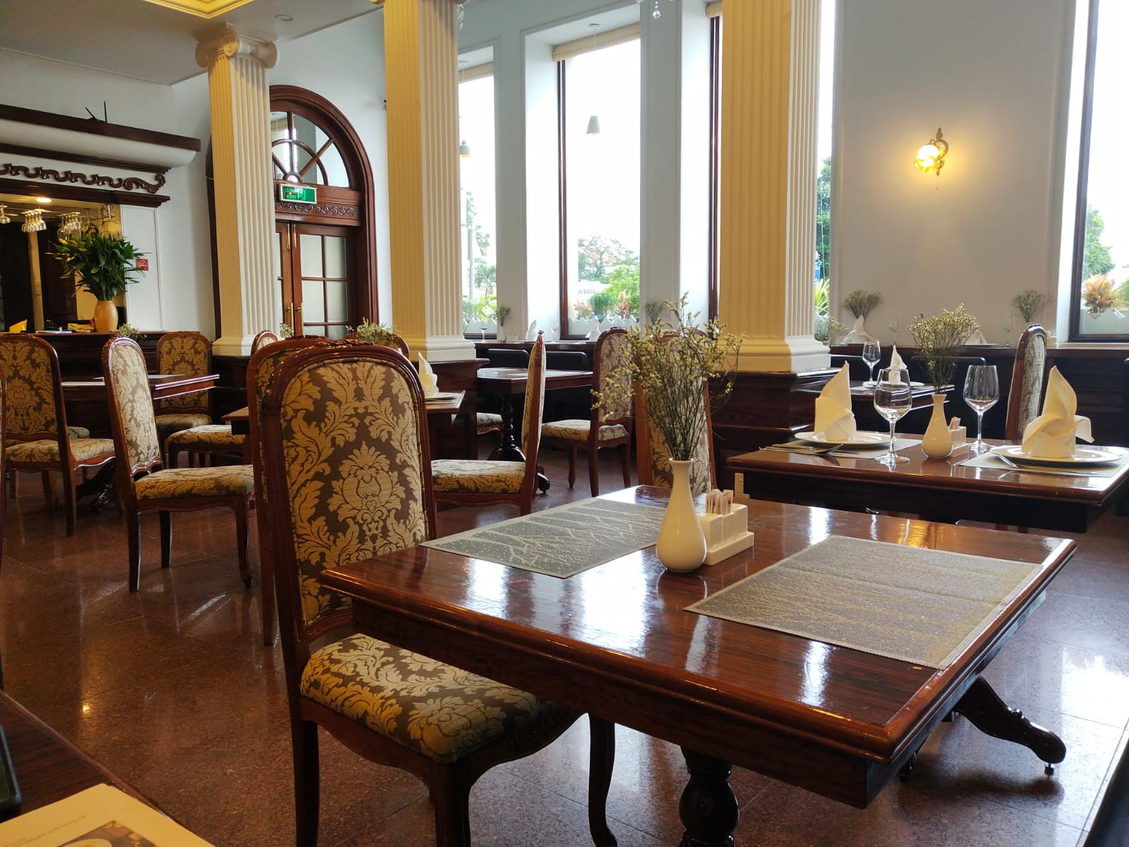 Riverside Hotel Saigon review