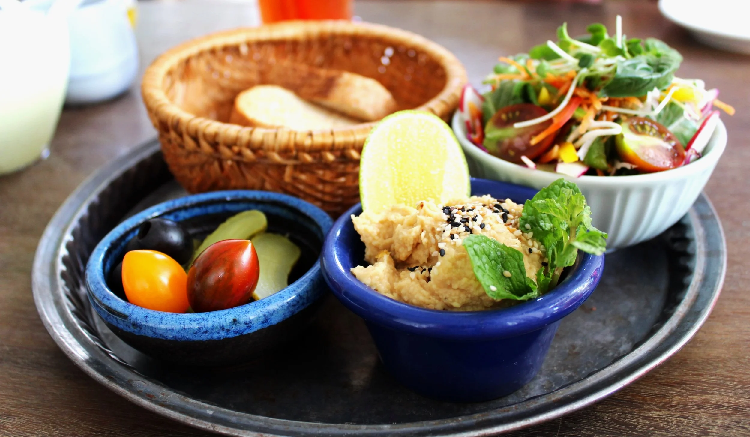 Hummus with Sesame Oil