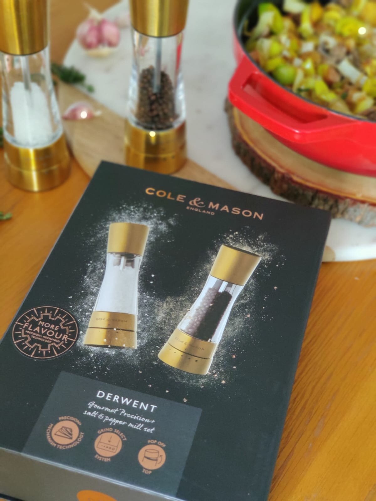 salt and pepper mill gift set