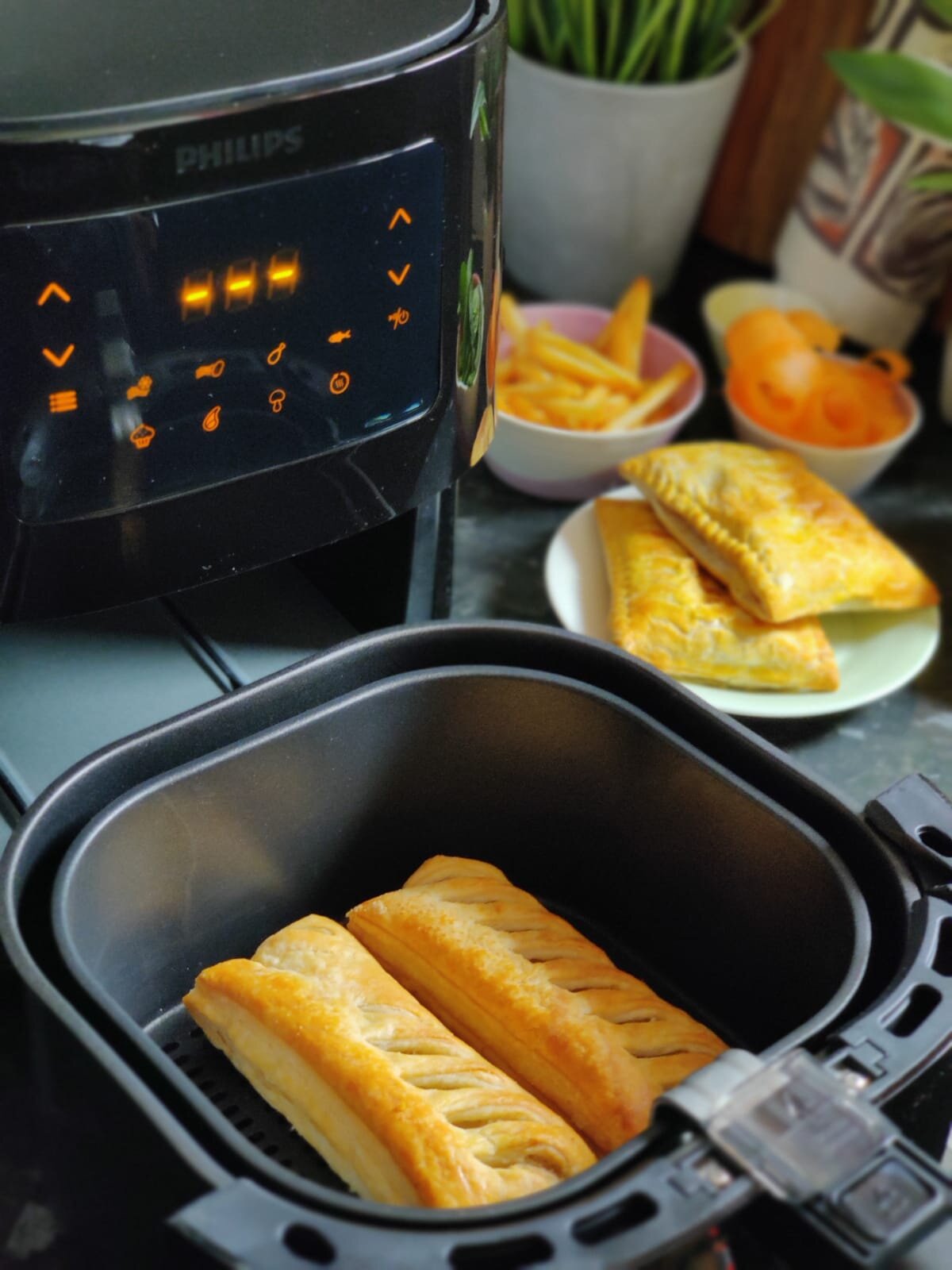 Philips Essential Airfryer Review — Her Favourite Food & Travel