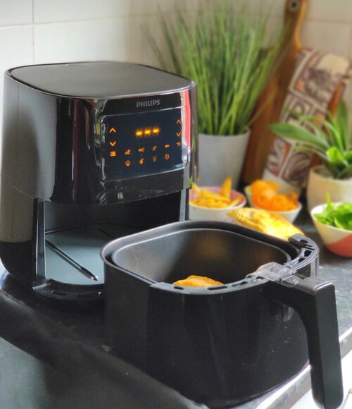 Philips Essential Airfryer Review — Her Favourite Food & Travel