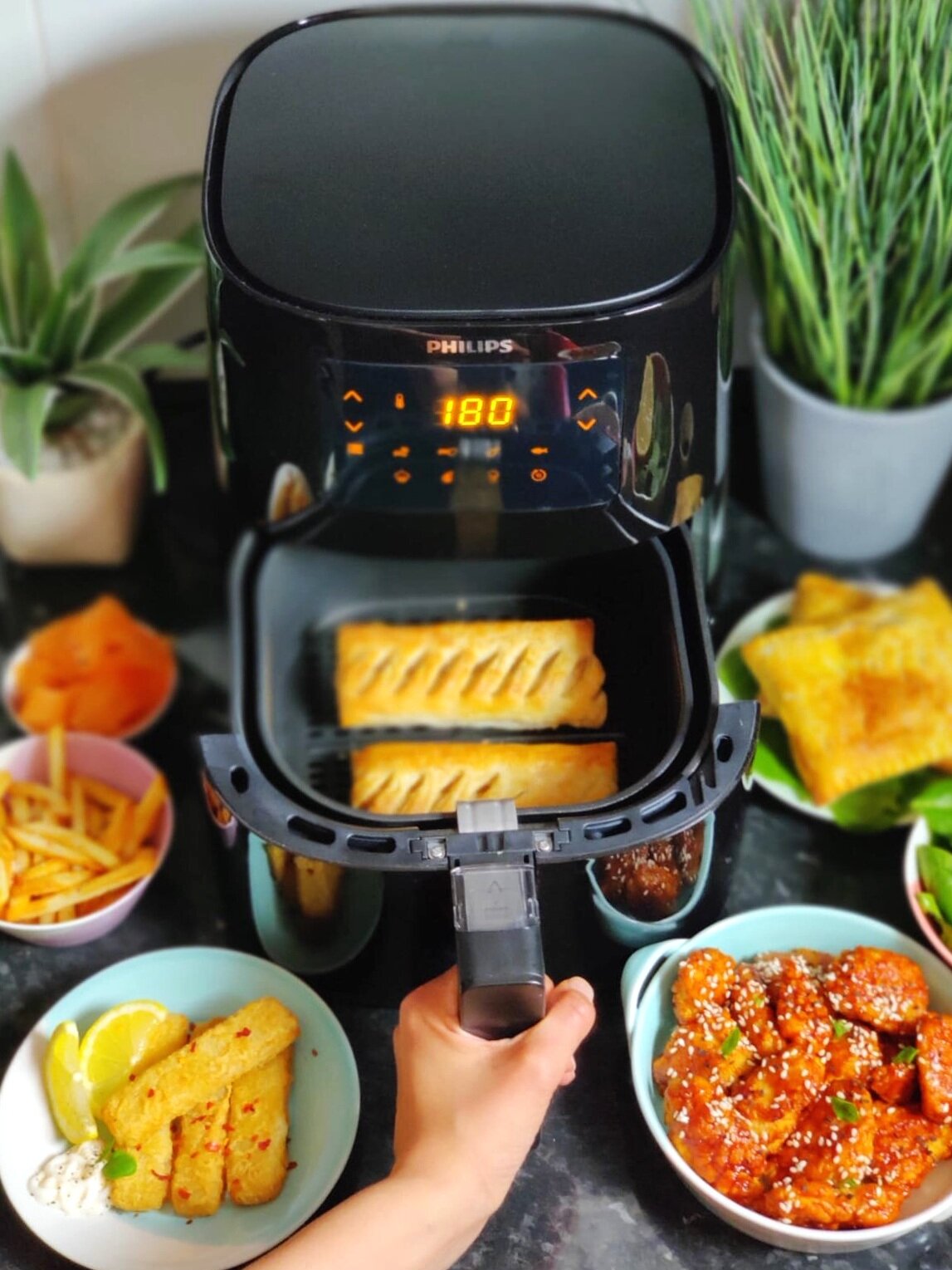 Philips Essential Airfryer Review — Her Favourite Food &