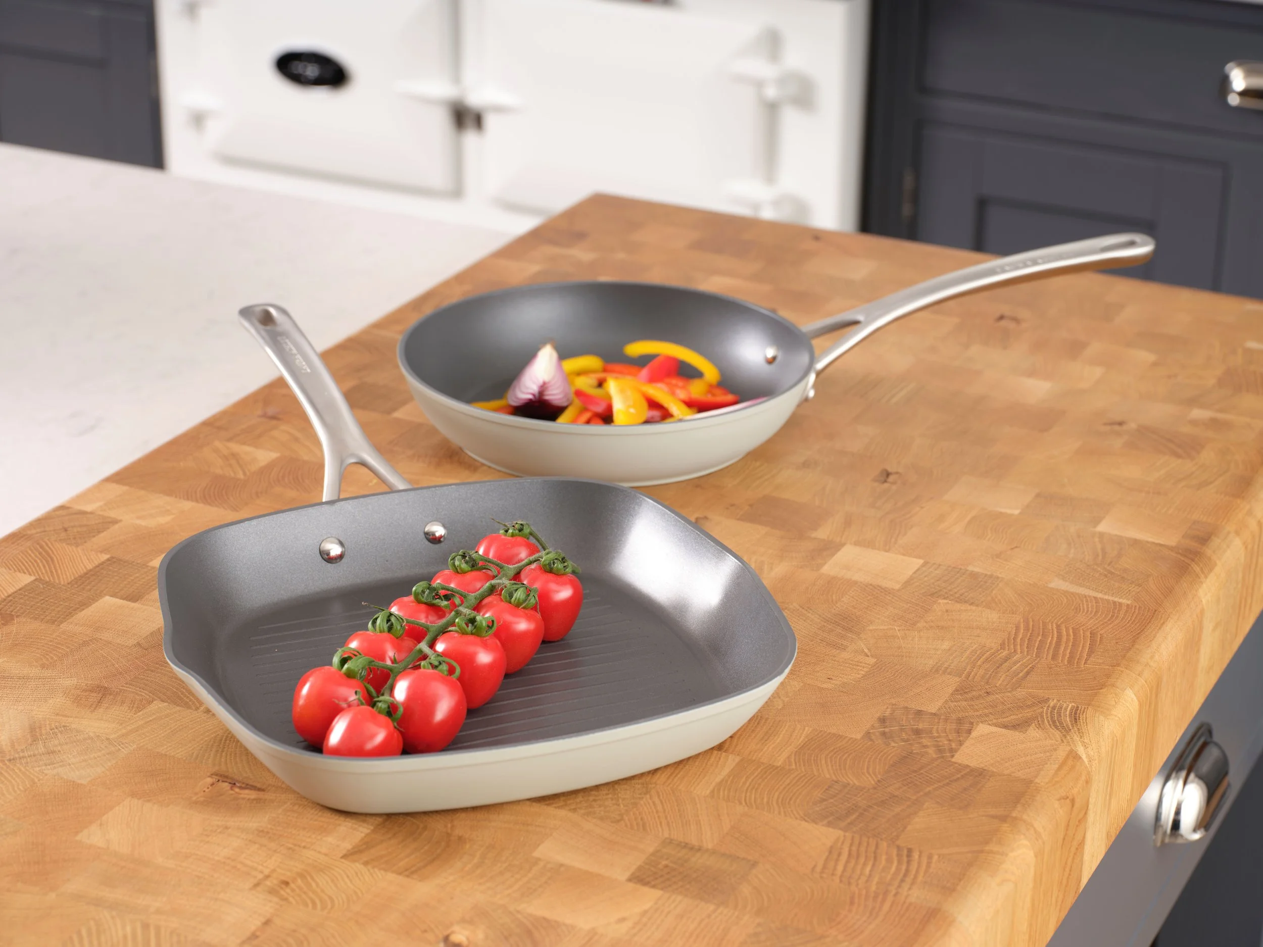 LAURA ASHLEY Forged Aluminium Cookware_9.jpg