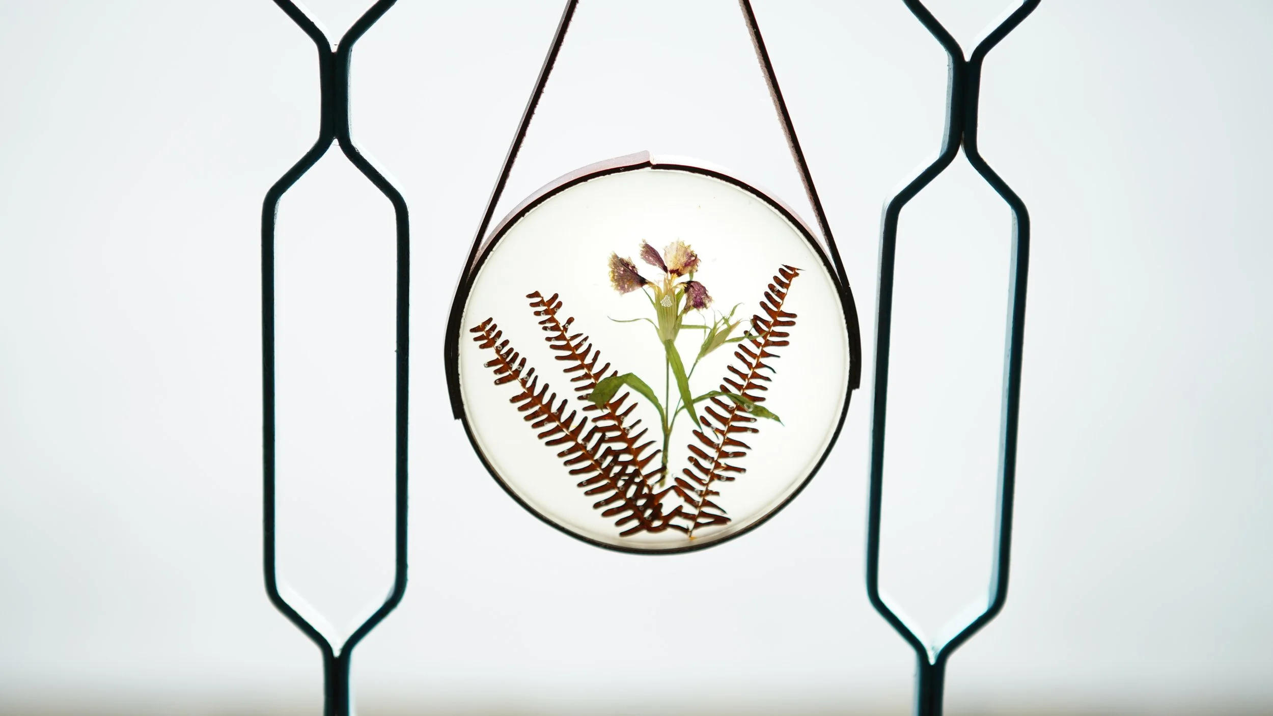 Canirim: Botanical Resin Art
