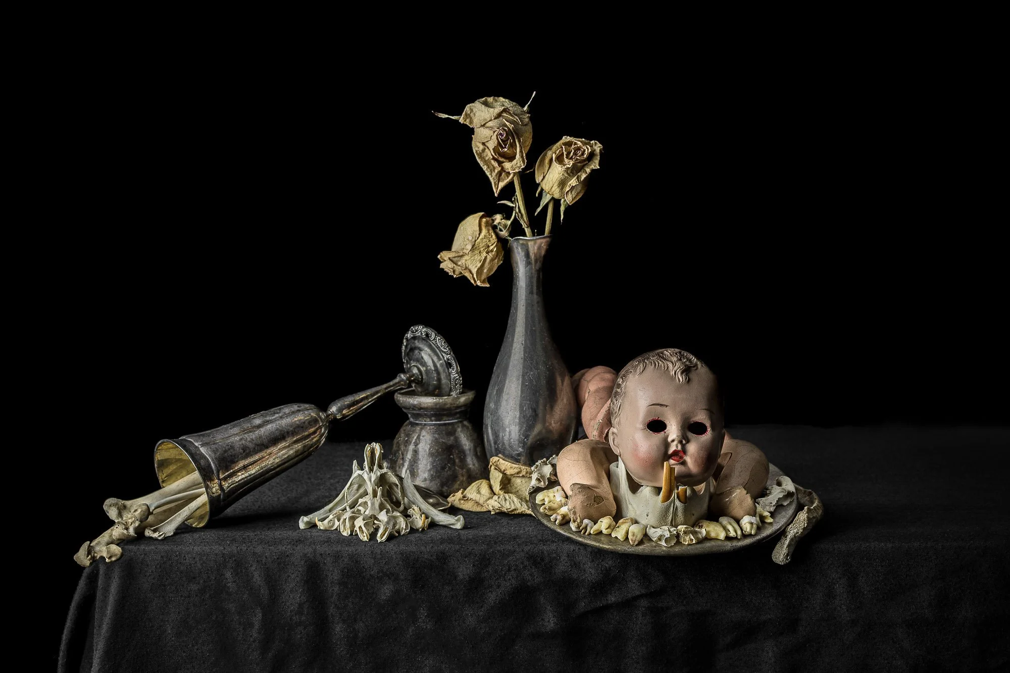 Vanitas_nailページ Neal Auch— Vanitas with Crucifix and Candle