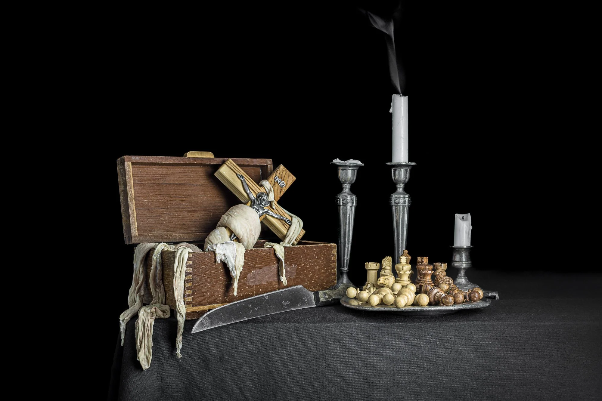 neal-auch-vanitas-with-chess-set-web.jpg