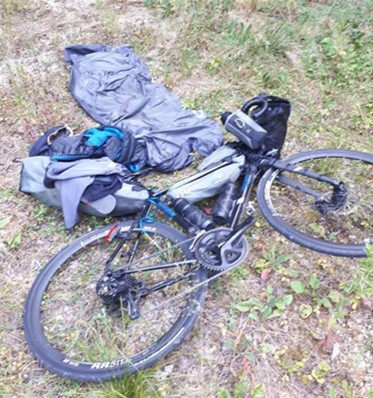 Saulius Vizbaras (#116) chose a gravel path. At least it's flat. 