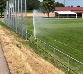 Sprinkler systems are Andreas Wittkemper's (#8) friend