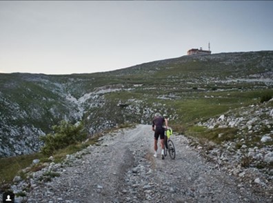James Hayden walking up the CP4 parcours " @apidura hosted CP4 may well prove the make or break for most riders this year. After a strenuous climb in the heat, the loose and shifting gravel of the parcours will threaten even the most balanced individuals." 📷 @camillejmcmillan ⛰ @apidura