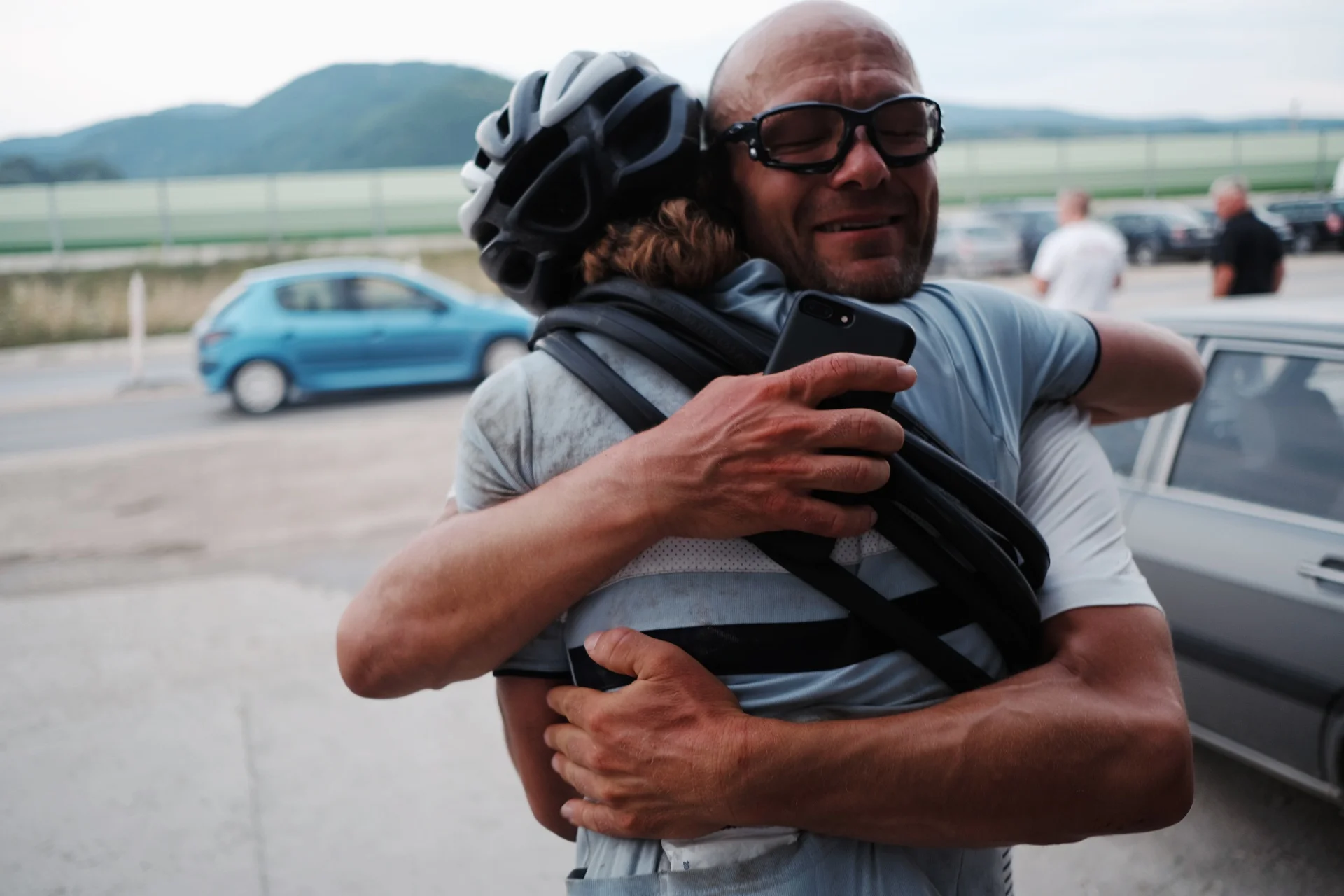 Björn congratulates Fiona as she arrives at CP2.