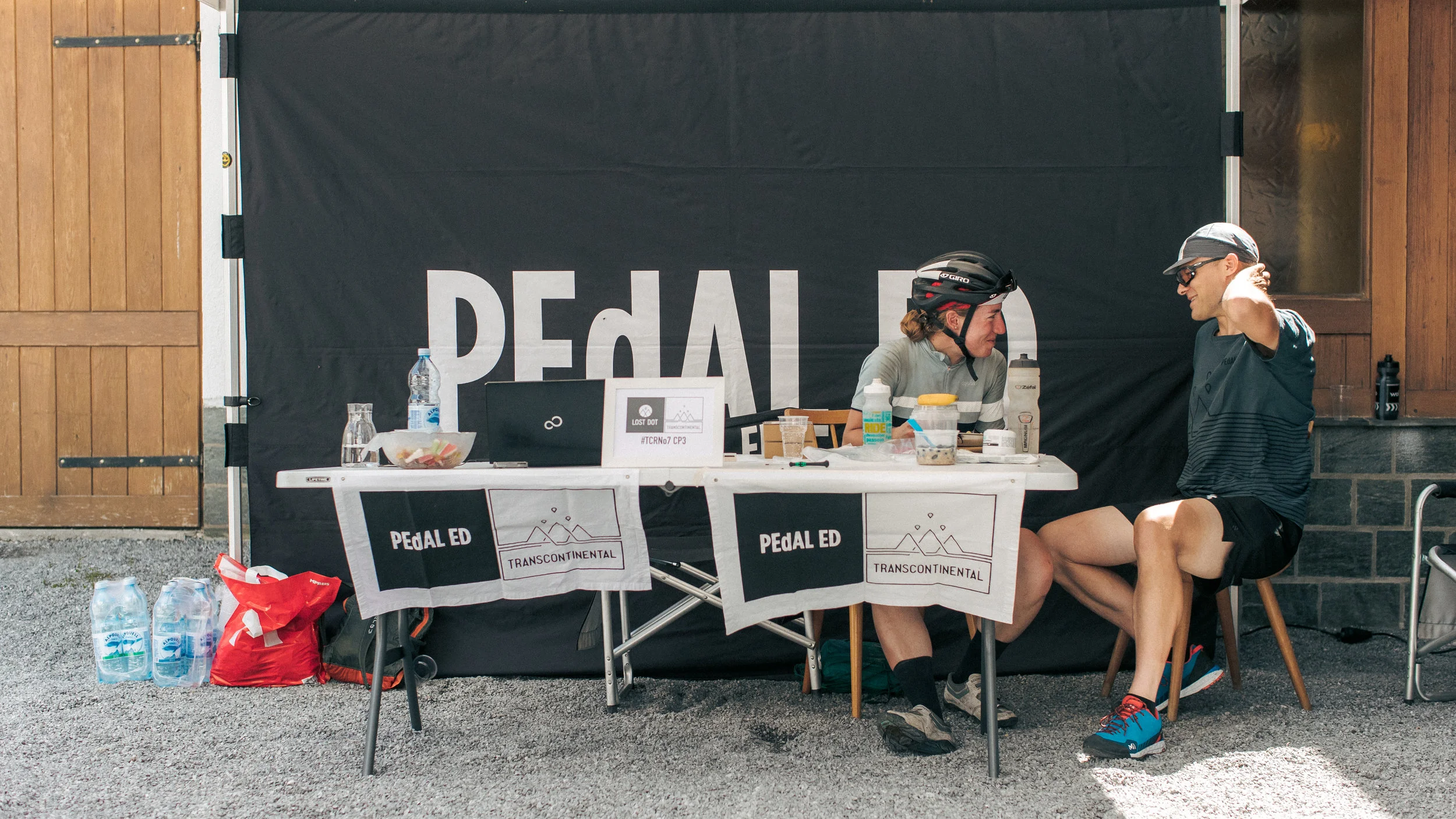 Fiona Kolbinger catches up with Björn Lenhard at CP3 in Pettneu, Austria. Photo: Angus Sung©