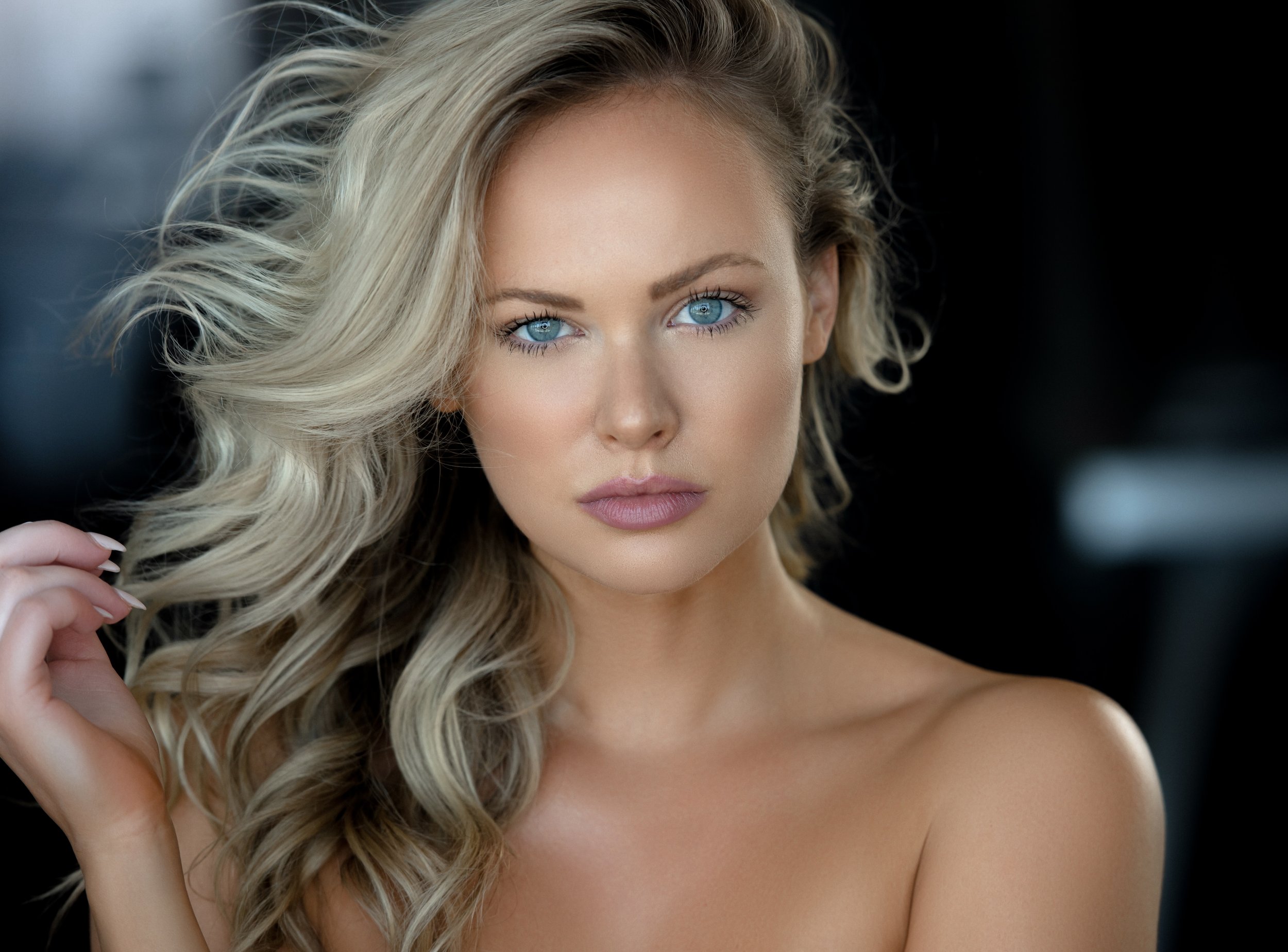 Signed with Envy Model Management in Los Angeles and Las Vegas