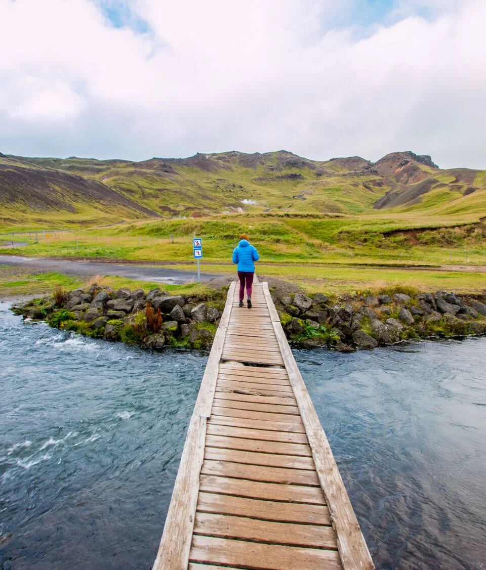 Walking the 3km path to the hot springs