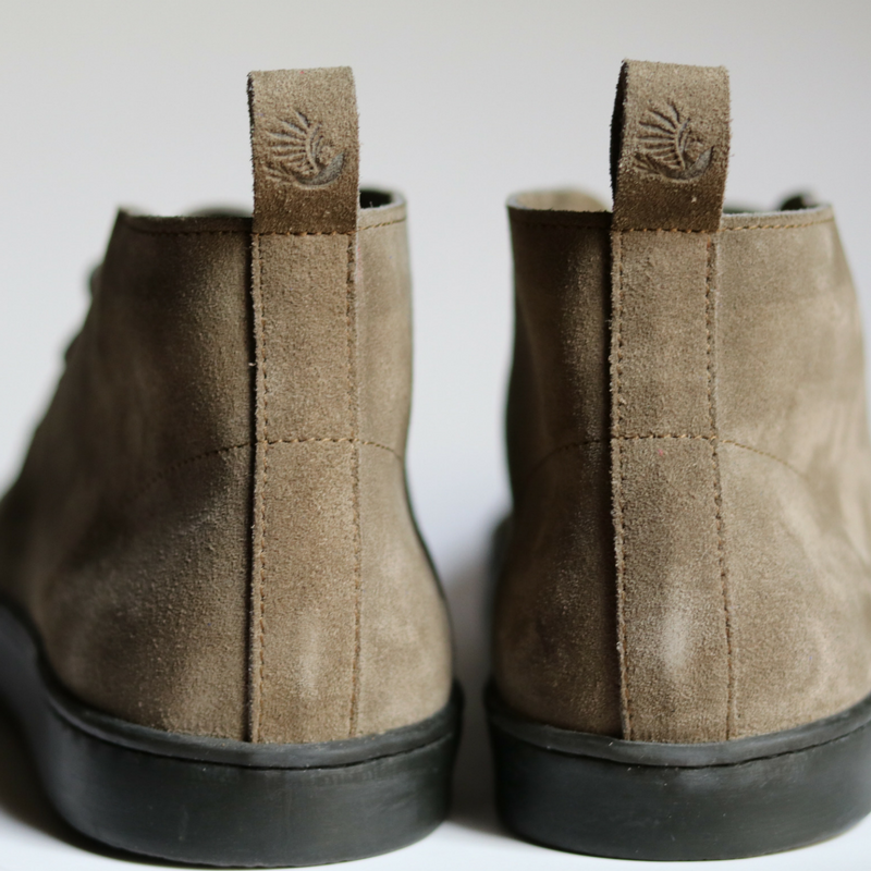 minimalist chukka boots