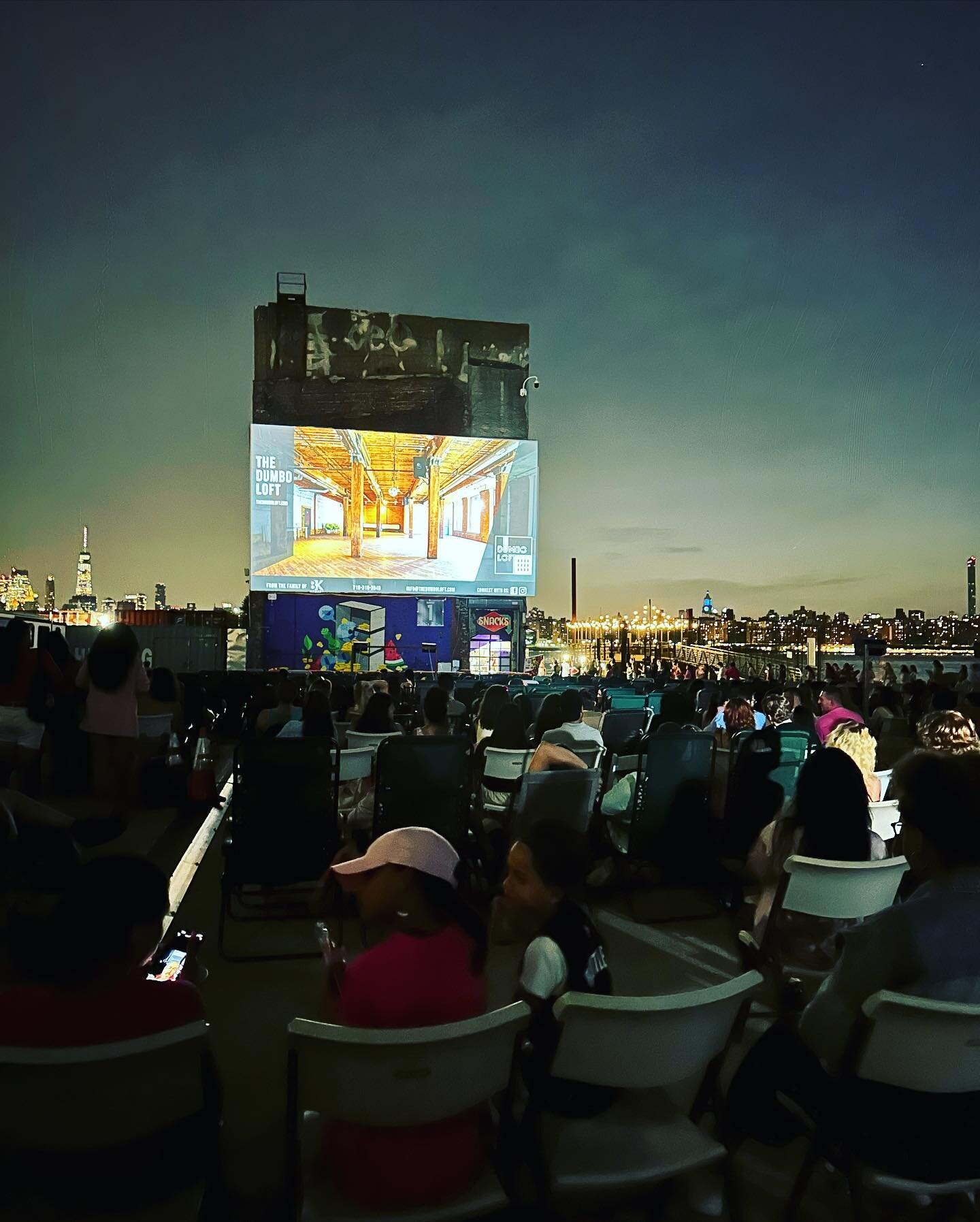 Watching @barbiethemovie with a view at @skyline_drivein_nyc 

#drivethru #barbie #nyc