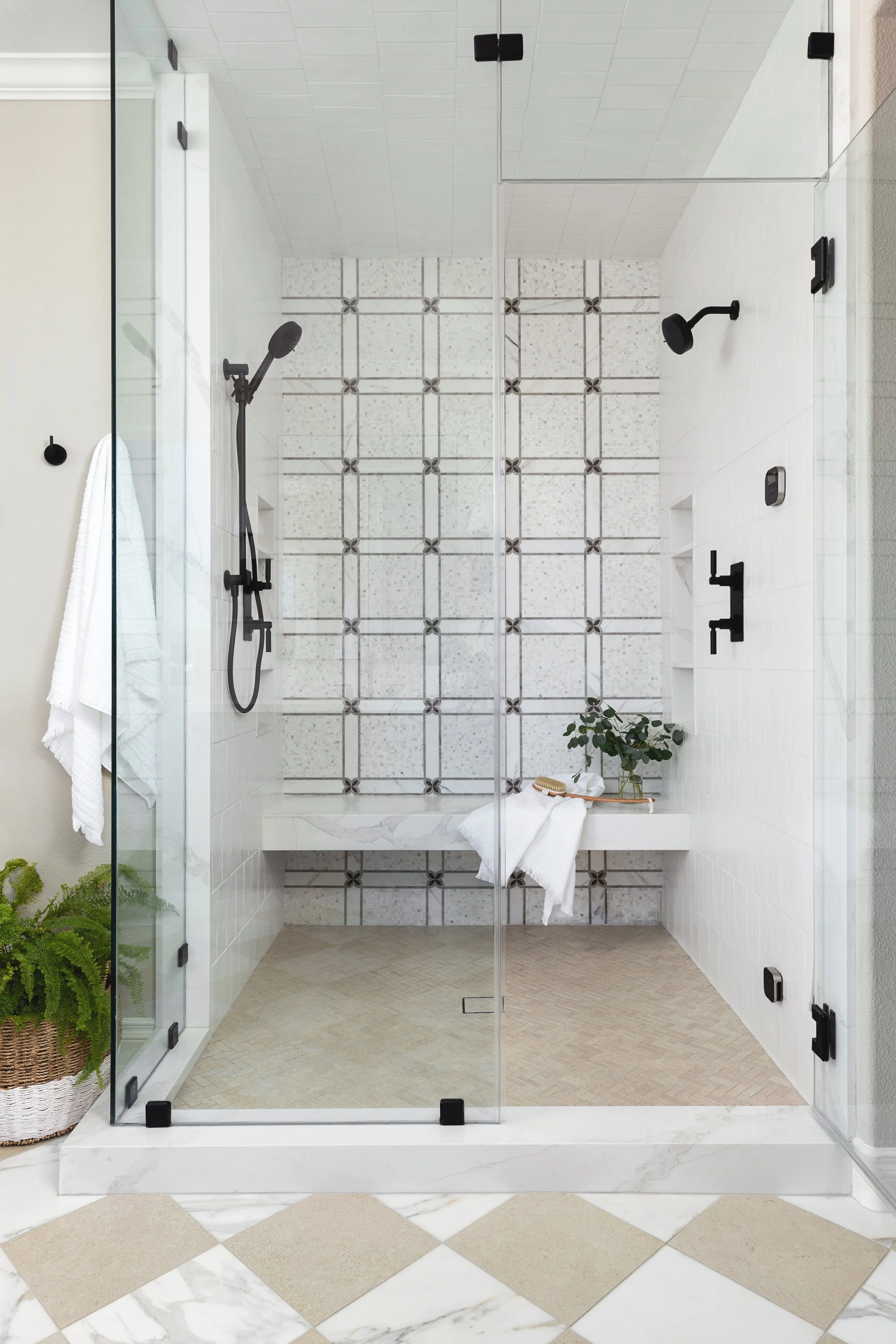 BATH1- Large Bathroom 4.jpg