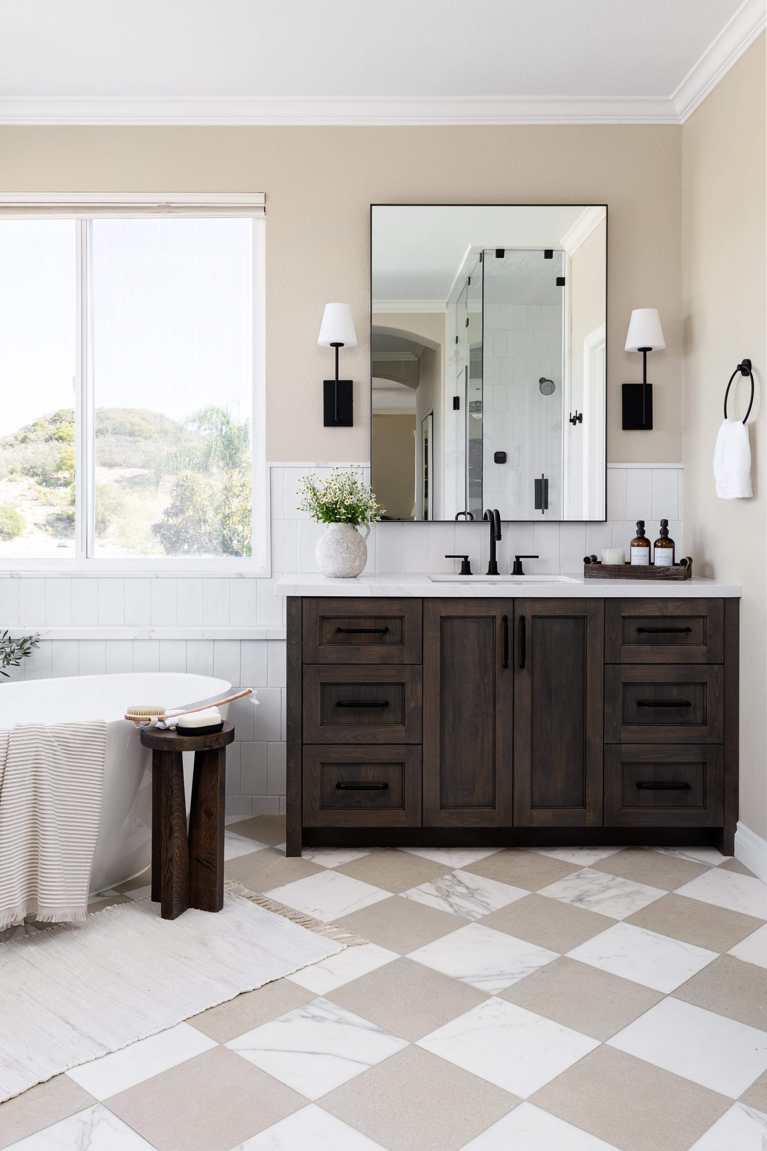 BATH1- Large Bathroom 3.jpg