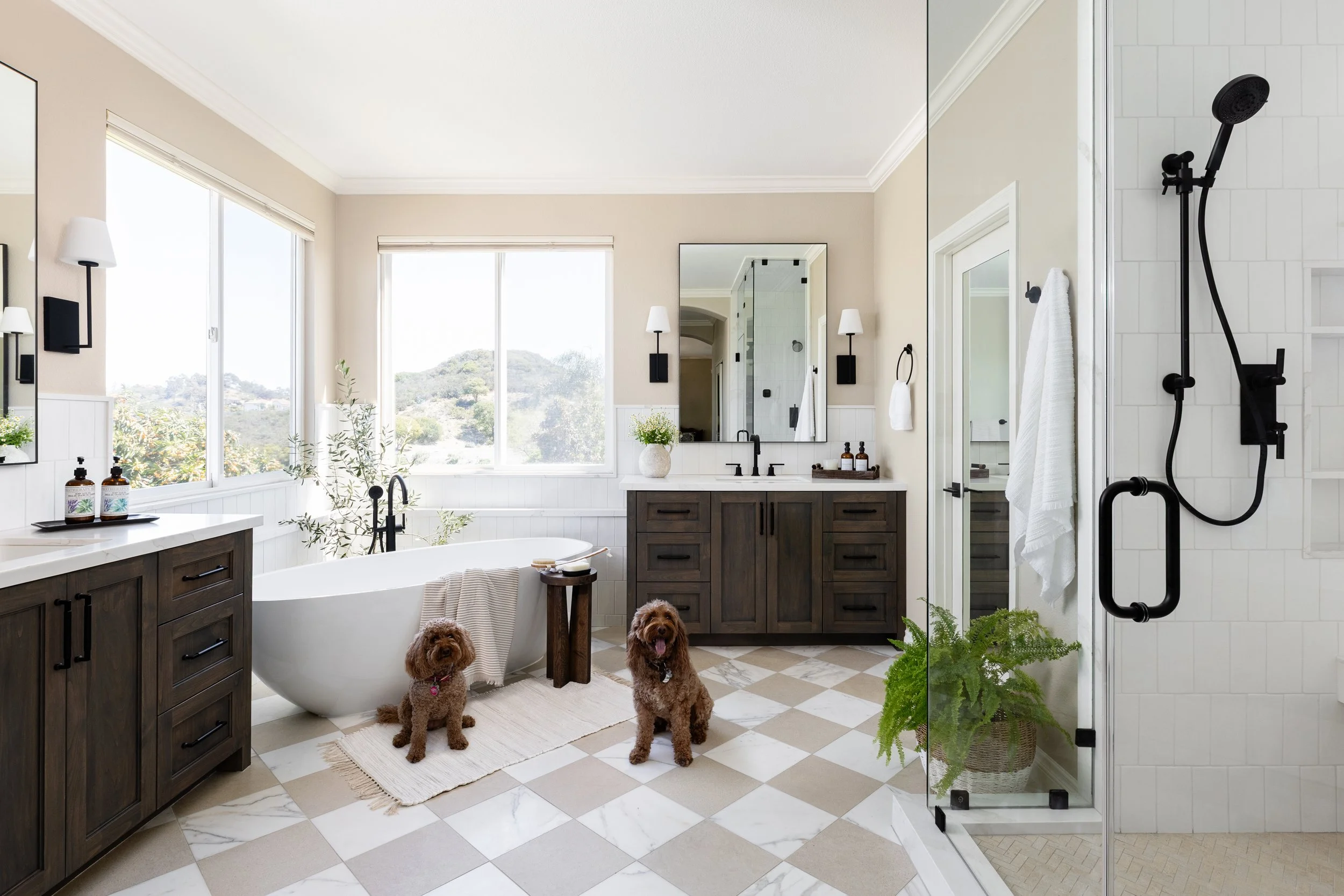 BATH1- Large Bathroom 2.jpg