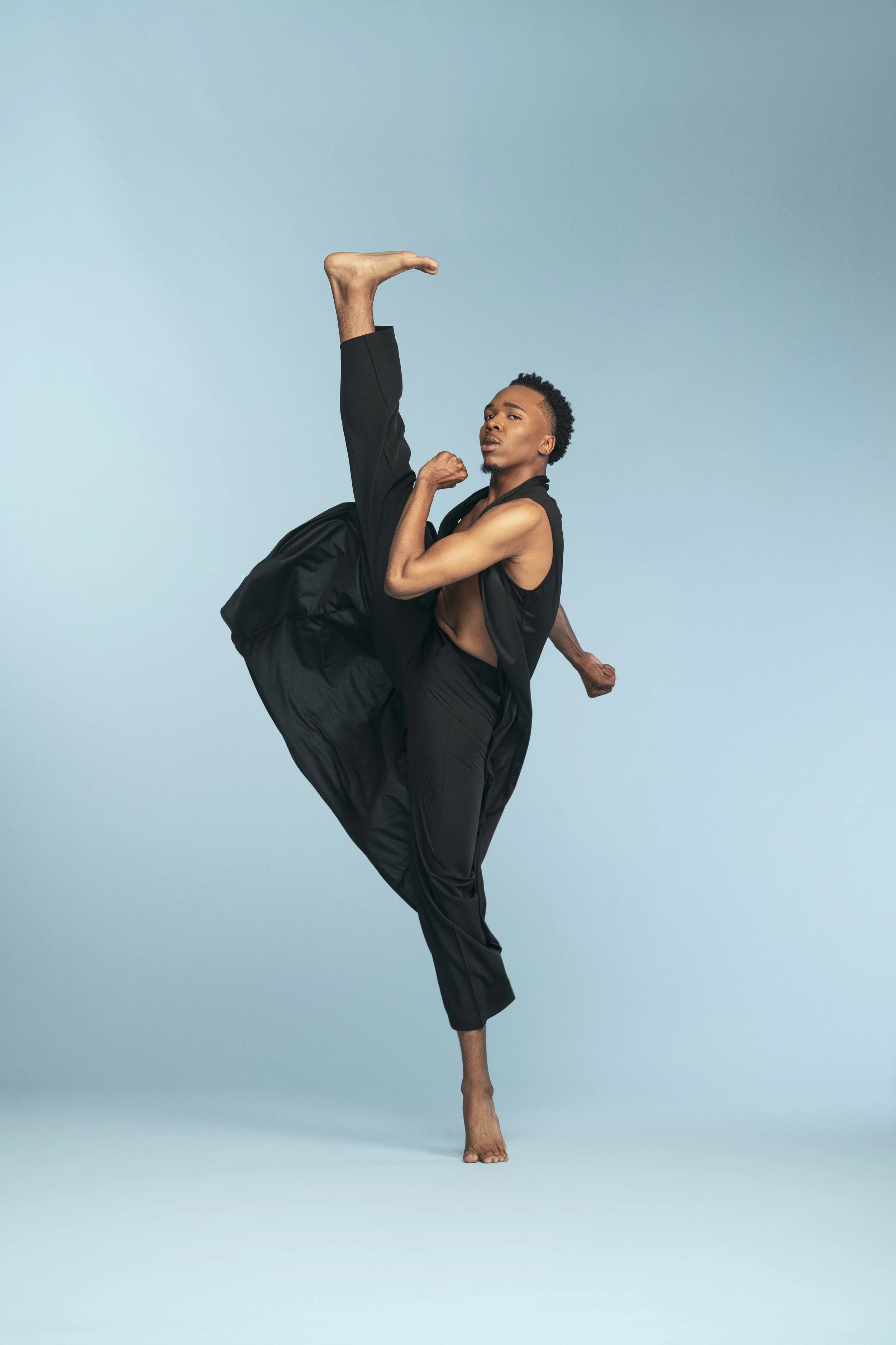 Ailey IIs Darion Turner. Photo by Nir Arieli_1221.jpg