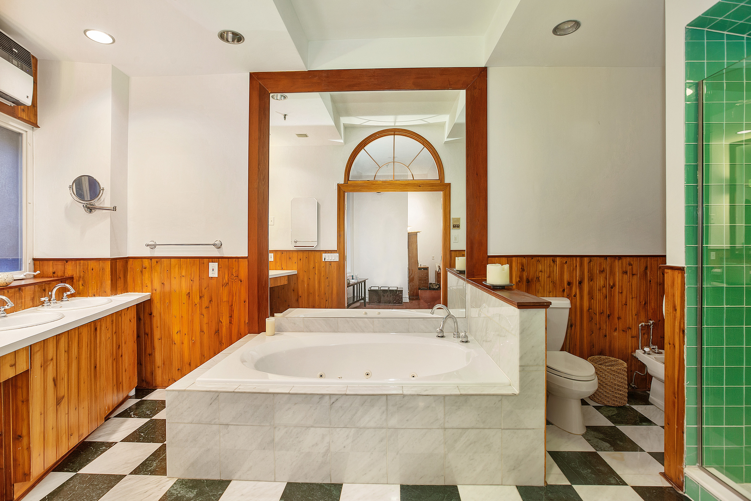 18East18thStreet4W_Dylan_Hildreth-Hoffman_DouglasElliman_Photography_33613556_high_res.jpg