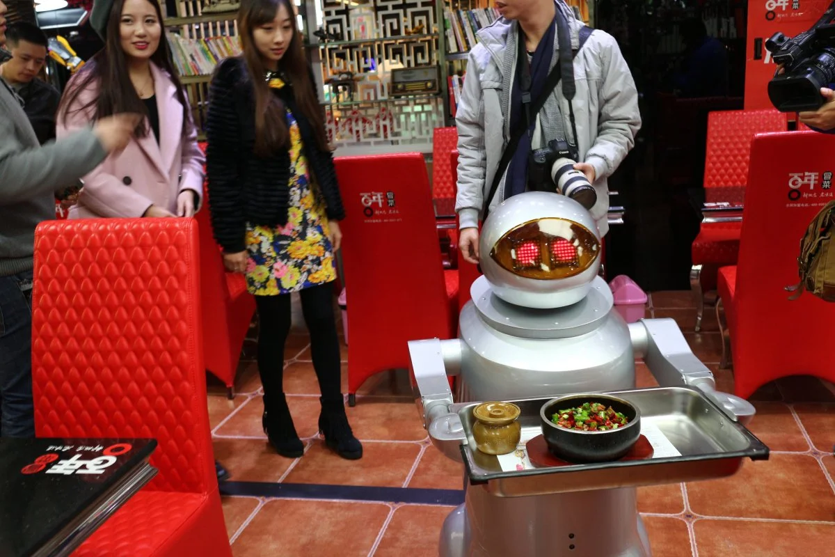 Restaurants In China Are Replacing Waiters With Robots