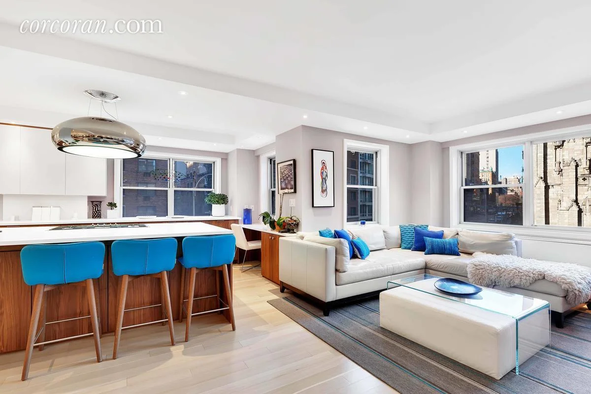 70_East_10th_Street__3R_living.jpg