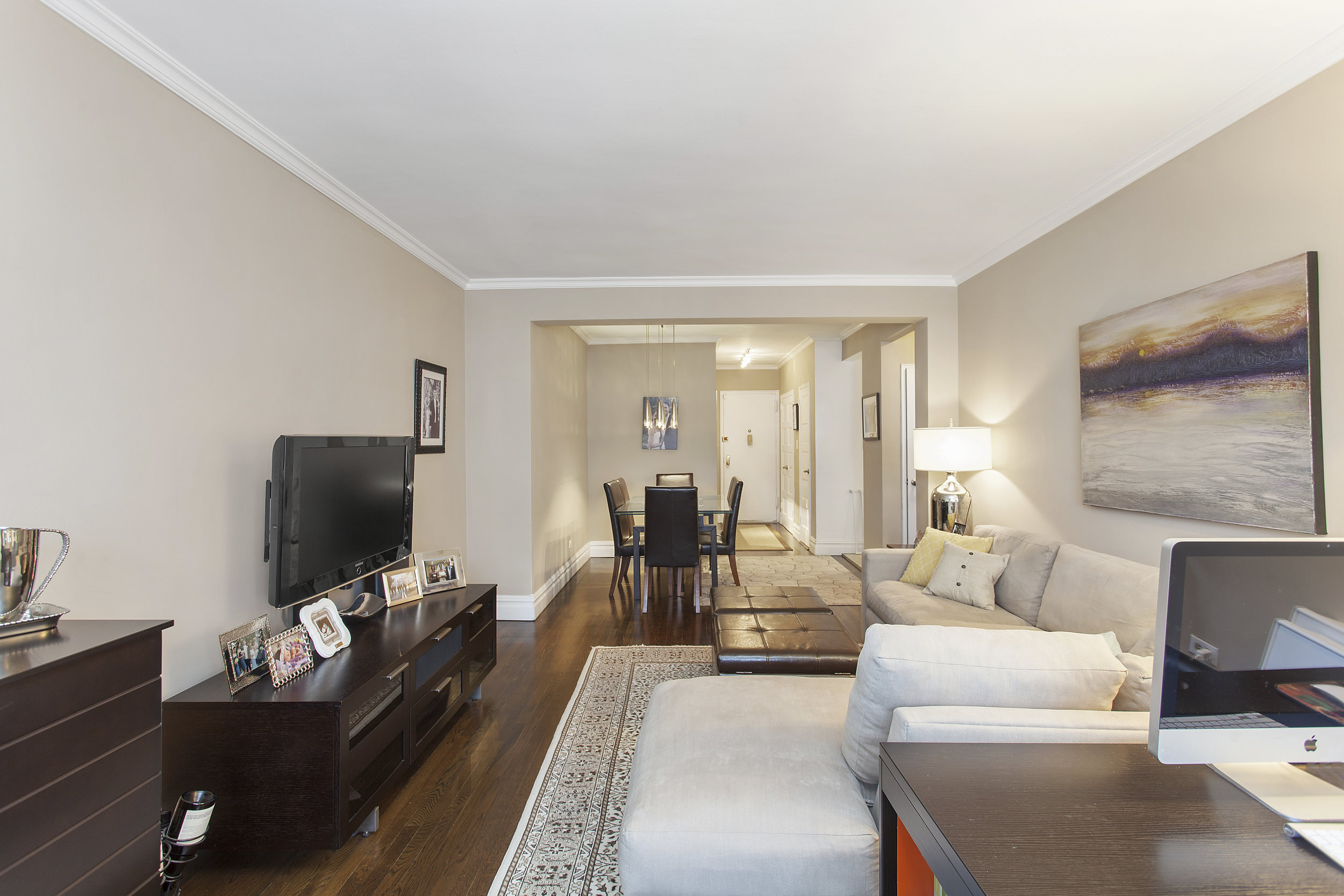 MarkTwain100West12thStreet4J-GreenwichVillageNewYork_Amy_AxelrodDouglasElliman_Photography_28358451_high_res.jpg