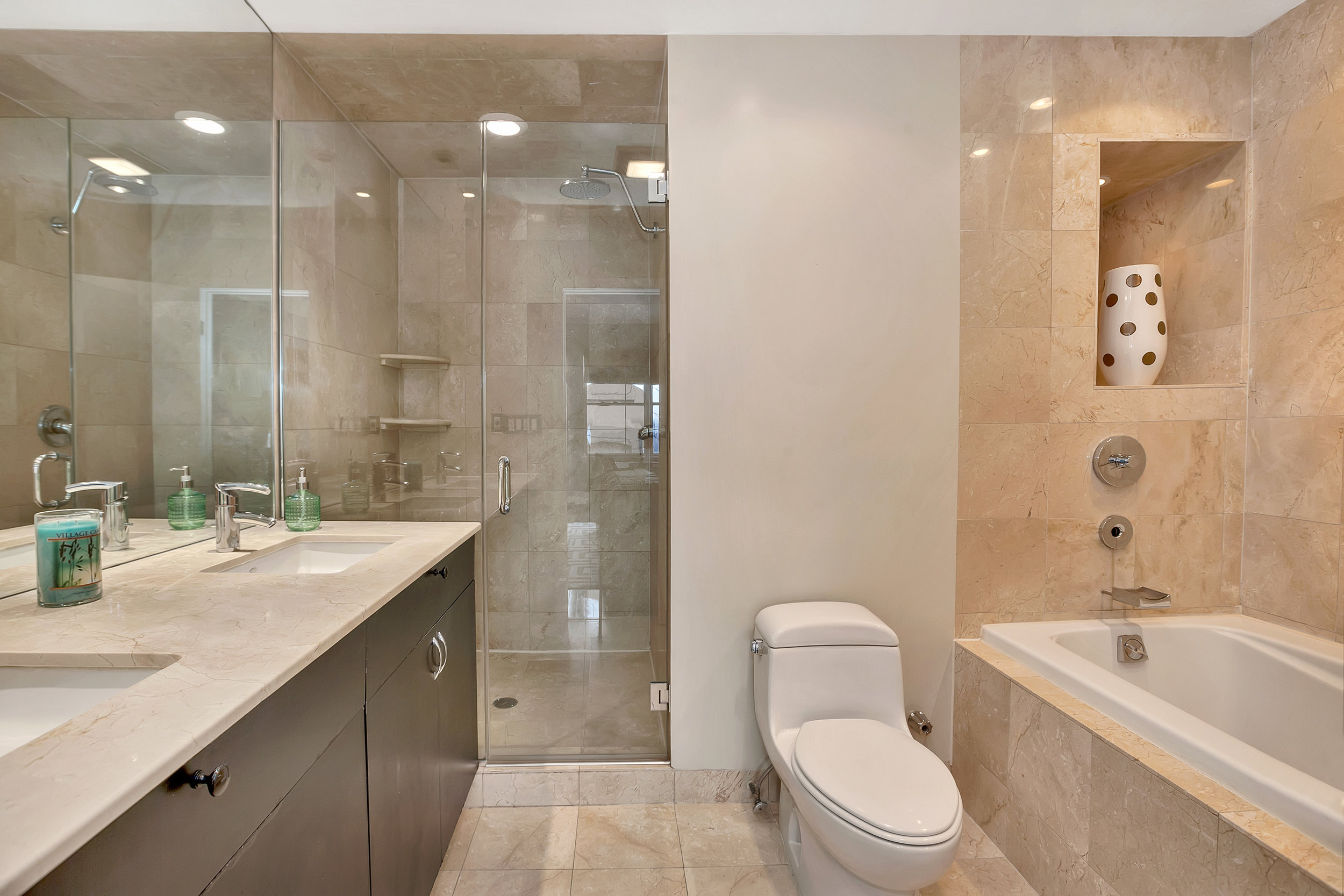 _20170403-111janest5thflr-ht-bath.jpg
