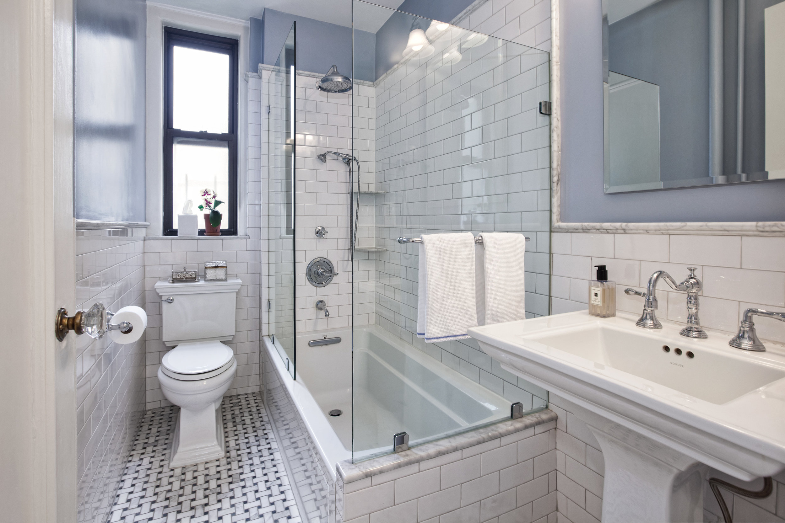 20170815-245e74thst-ht_bath.jpg