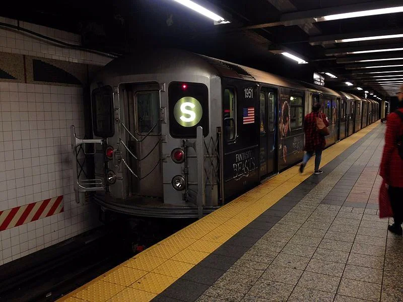 times-square-shuttle-wikimedia.jpg