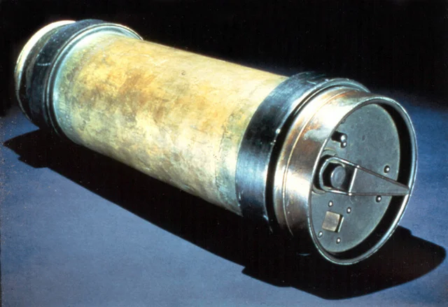 Pneumatic-Tube-New-York-City-Postal-Service-Mail.jpg