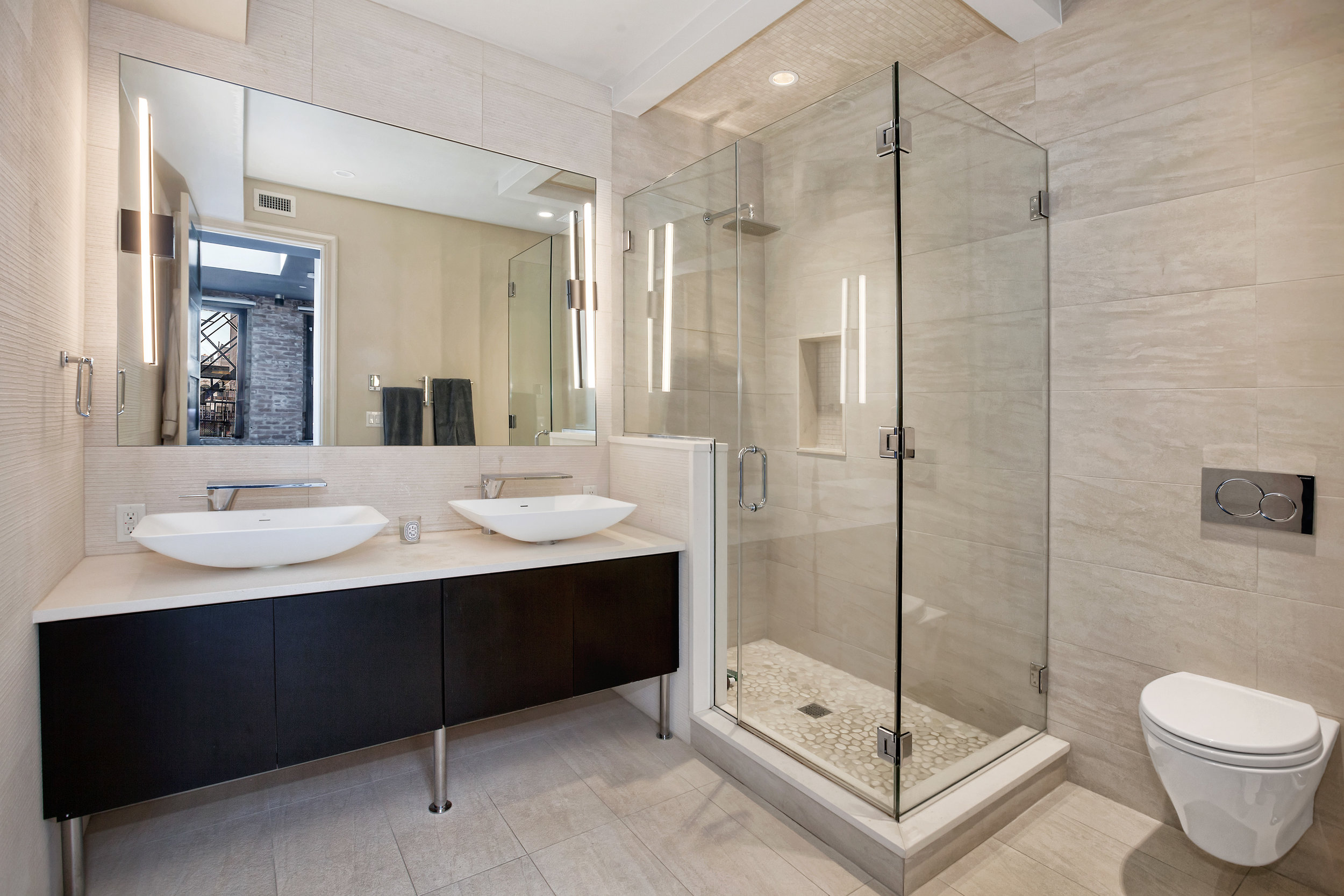 20180501_42e12thst7-ht-bath.jpg