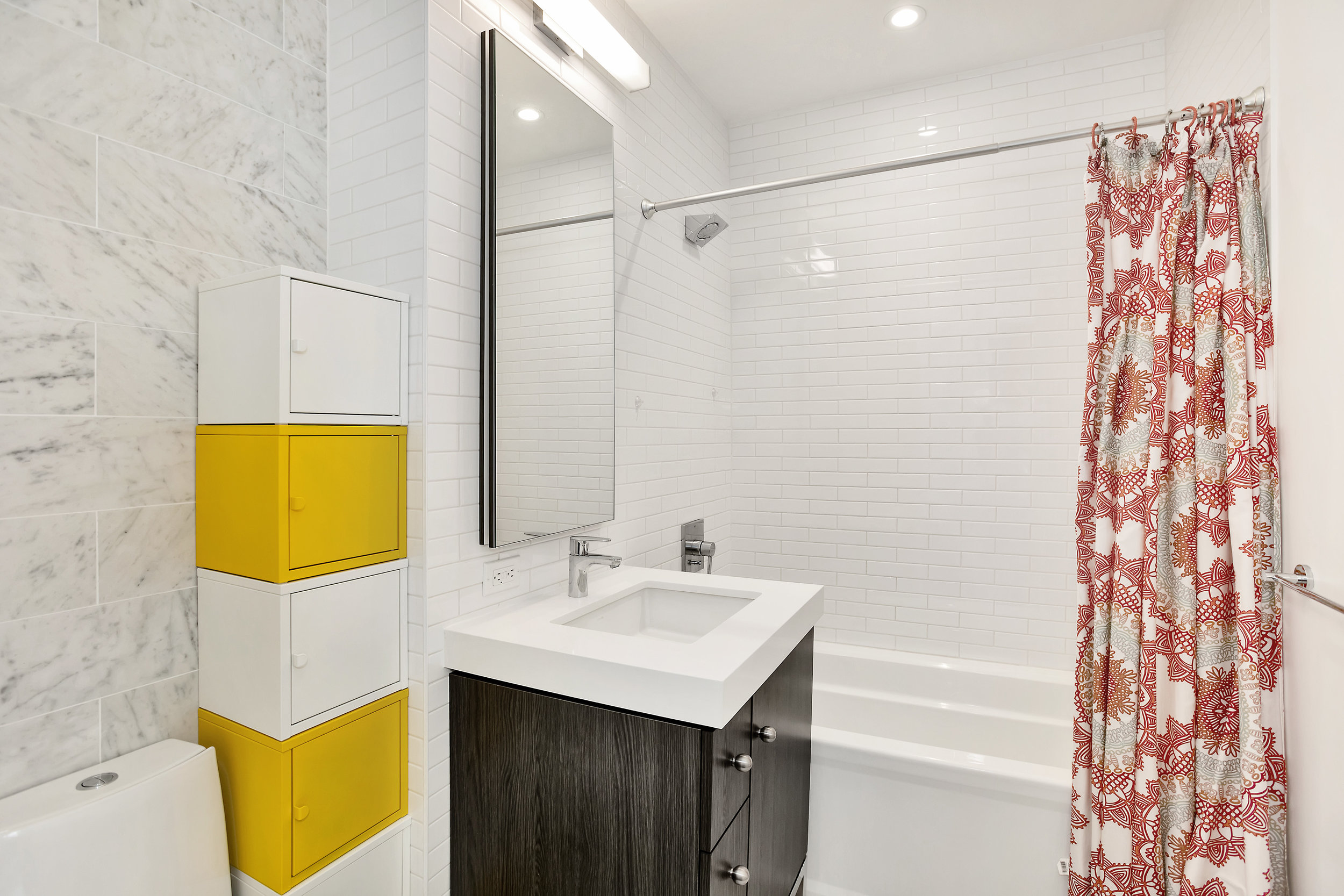 416w52ndst508-bath.jpg