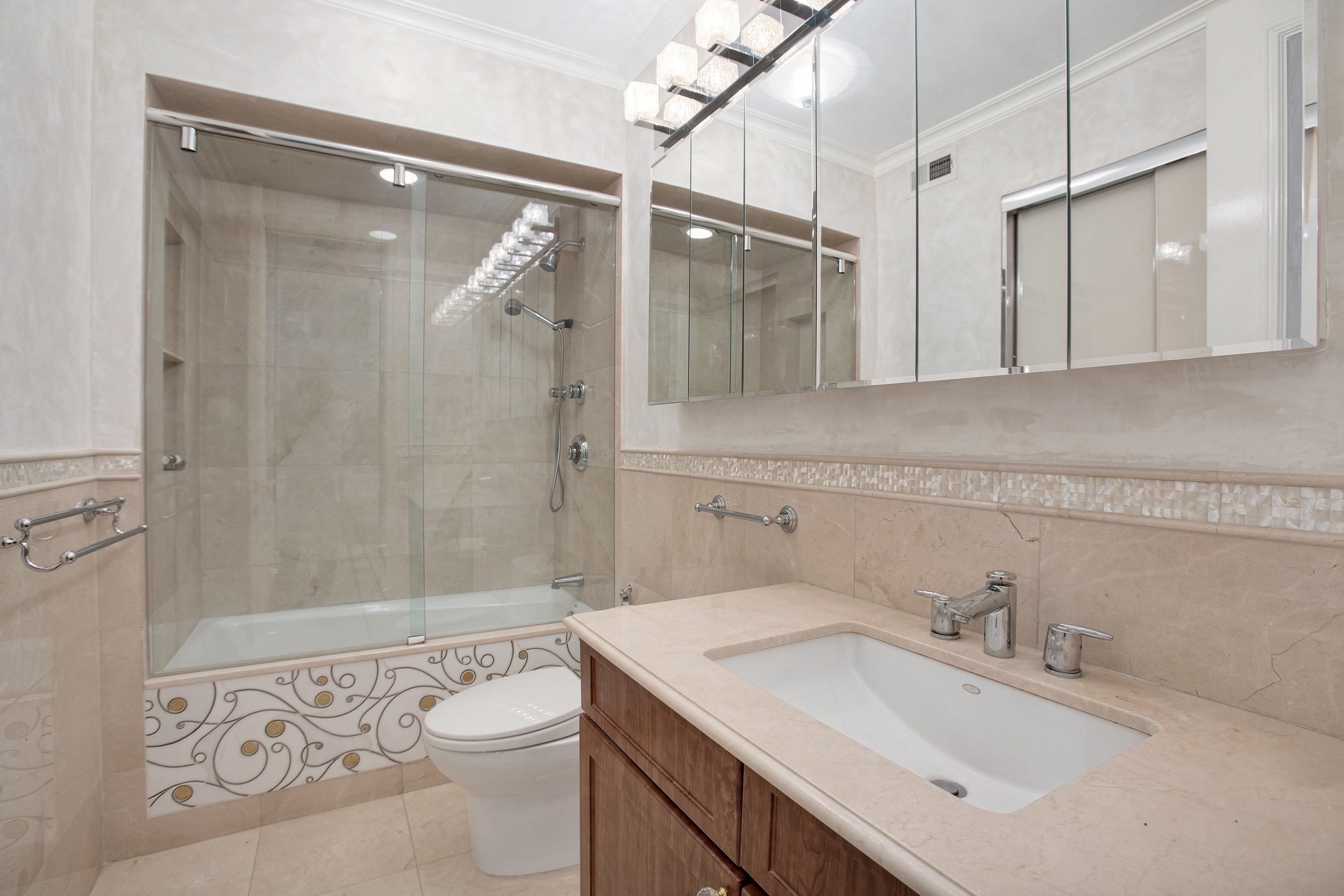 117e57thst20a-bath3.jpg