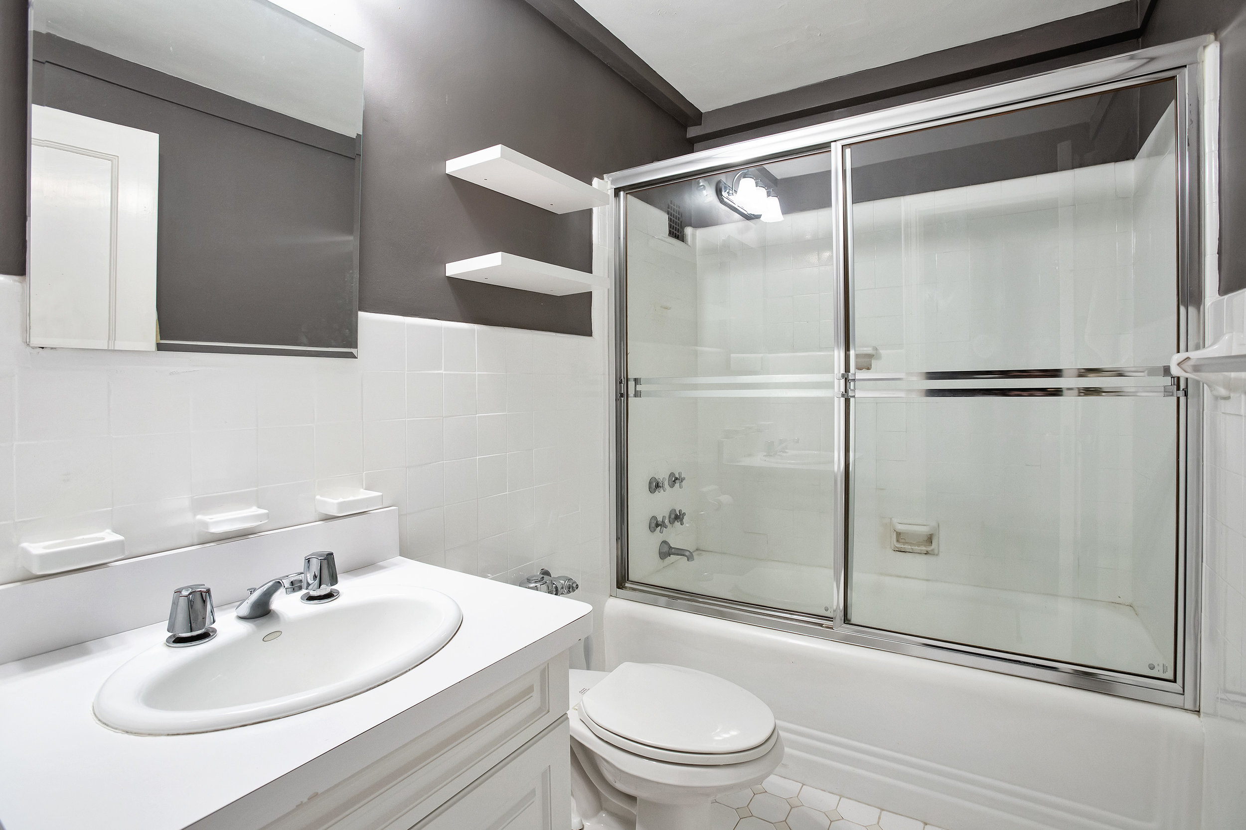 230e73rdst2g-bath.jpg