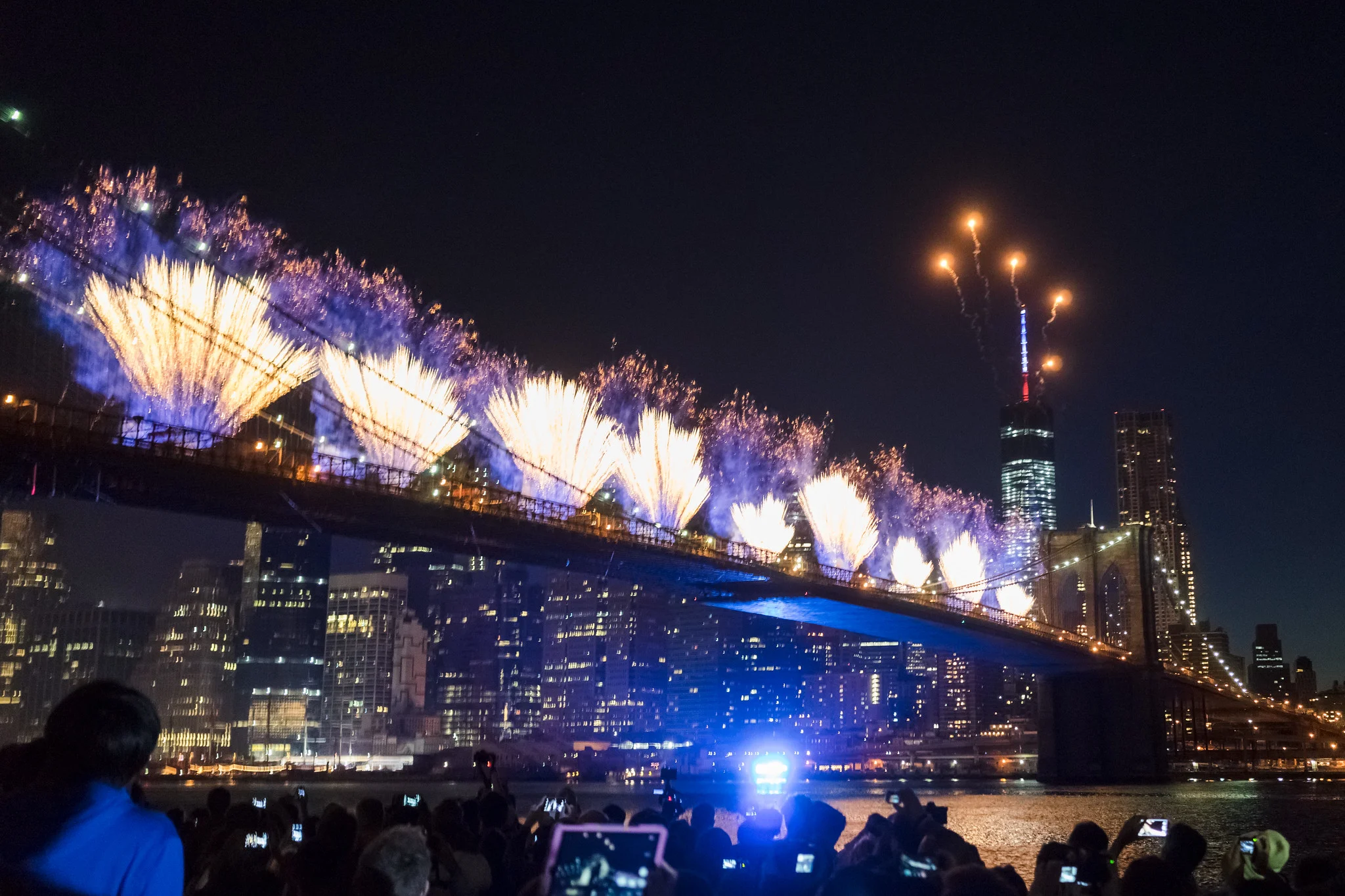 brooklyn-bridge-july-4th-fireworks-2014.jpg