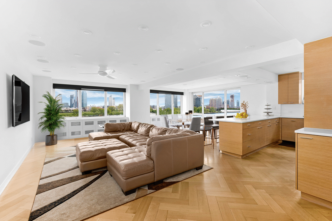 Rental: 25 Sutton Place South, Unit 3G