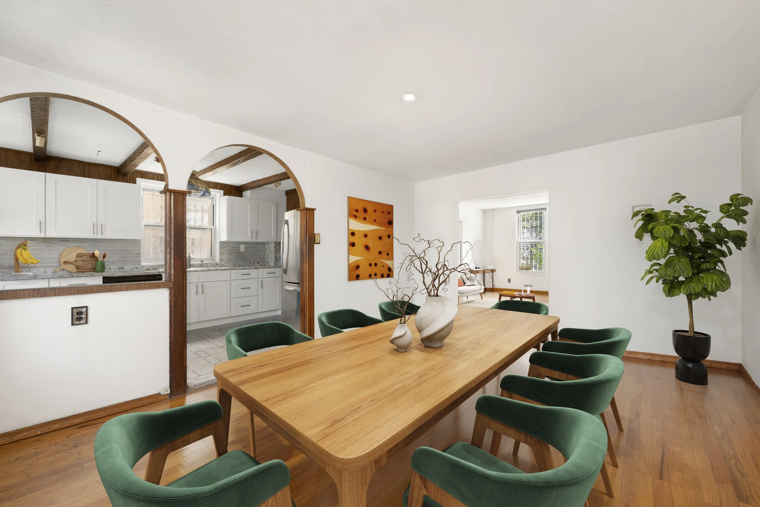 37-34_28th_Street_Dining_Staged.jpg