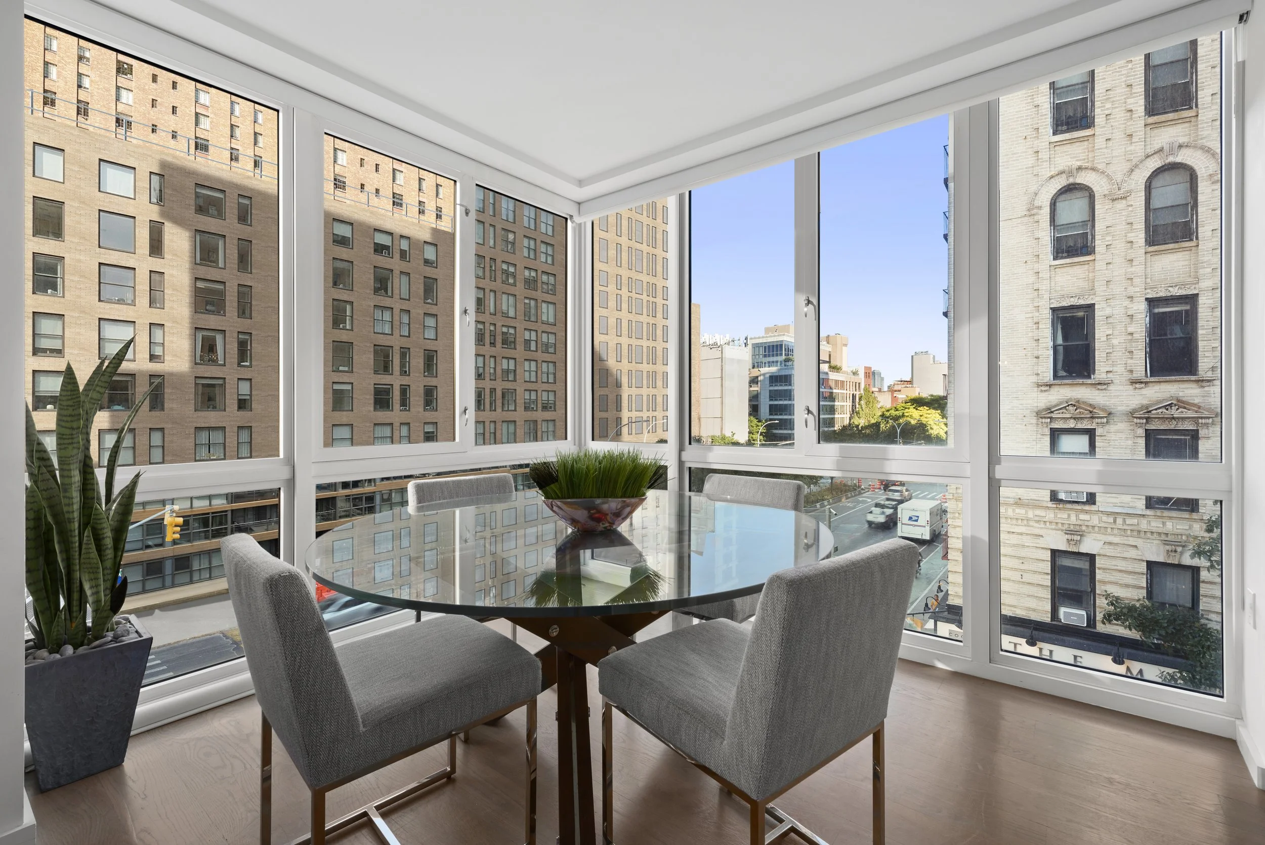 265 E Houston_03_v3.jpg