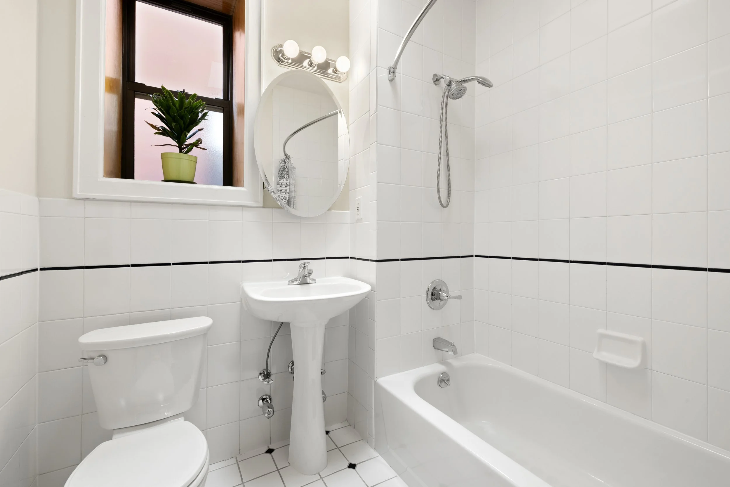 370 St Nicholas_03.jpg