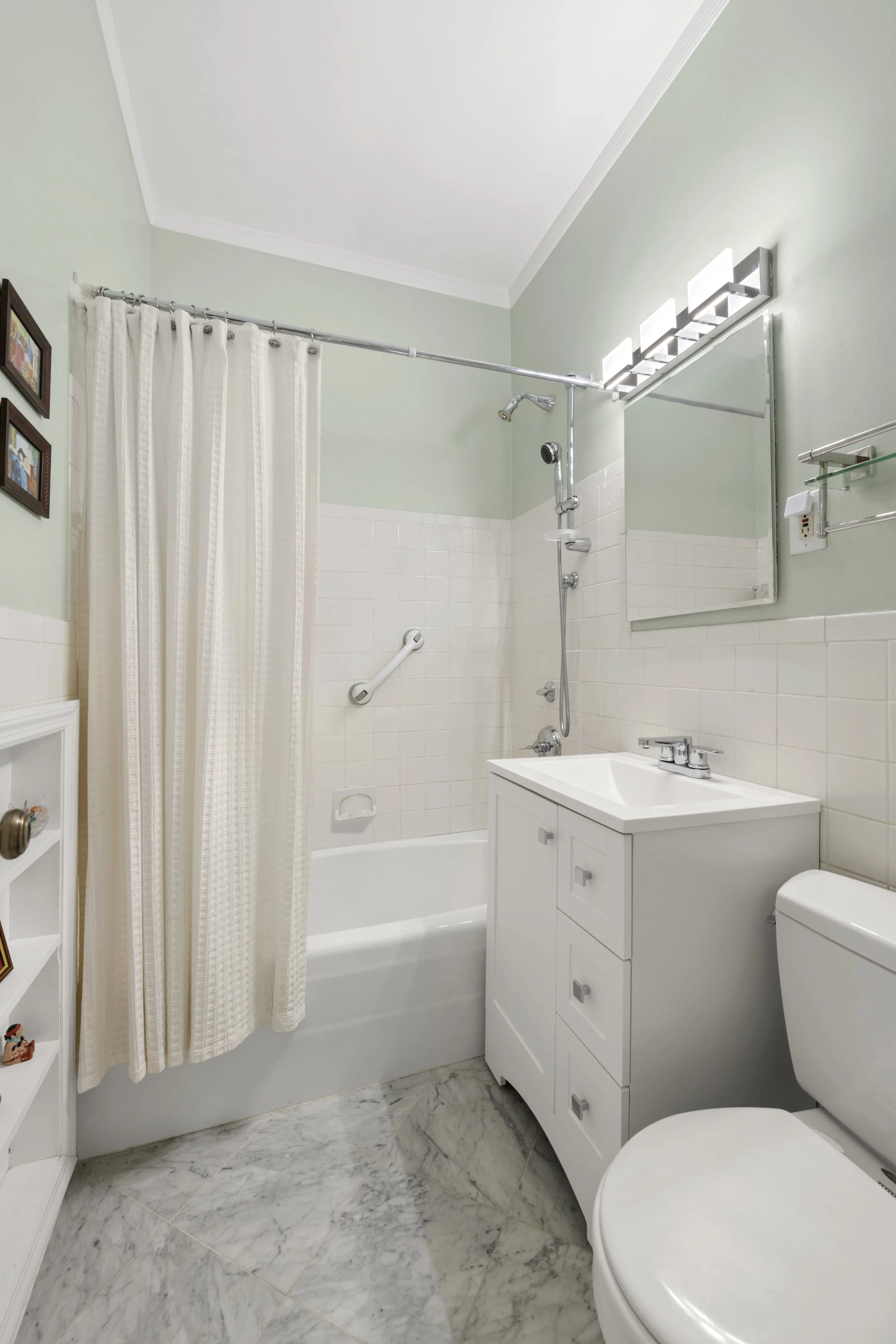 140 West End_02.jpg