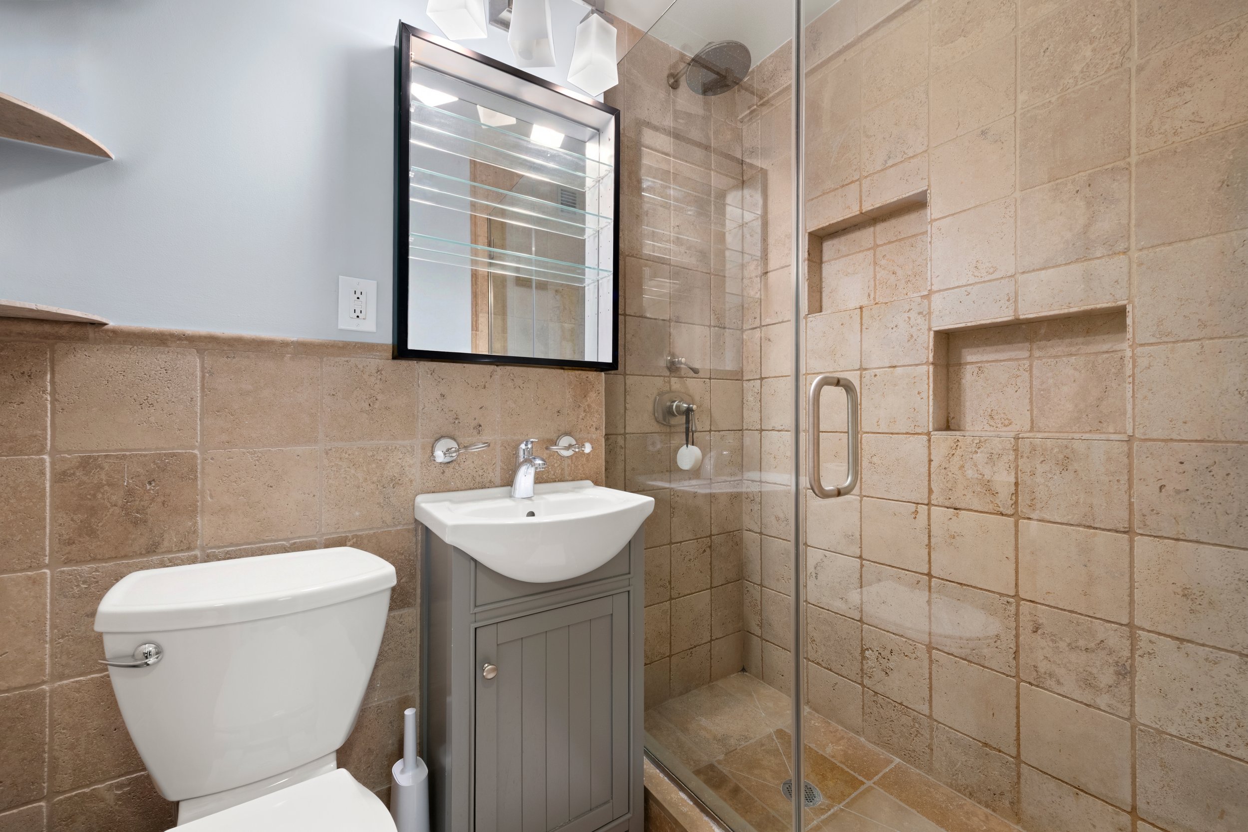 201_E_21st_St_2FG_Bathroom_1_Staged.jpg