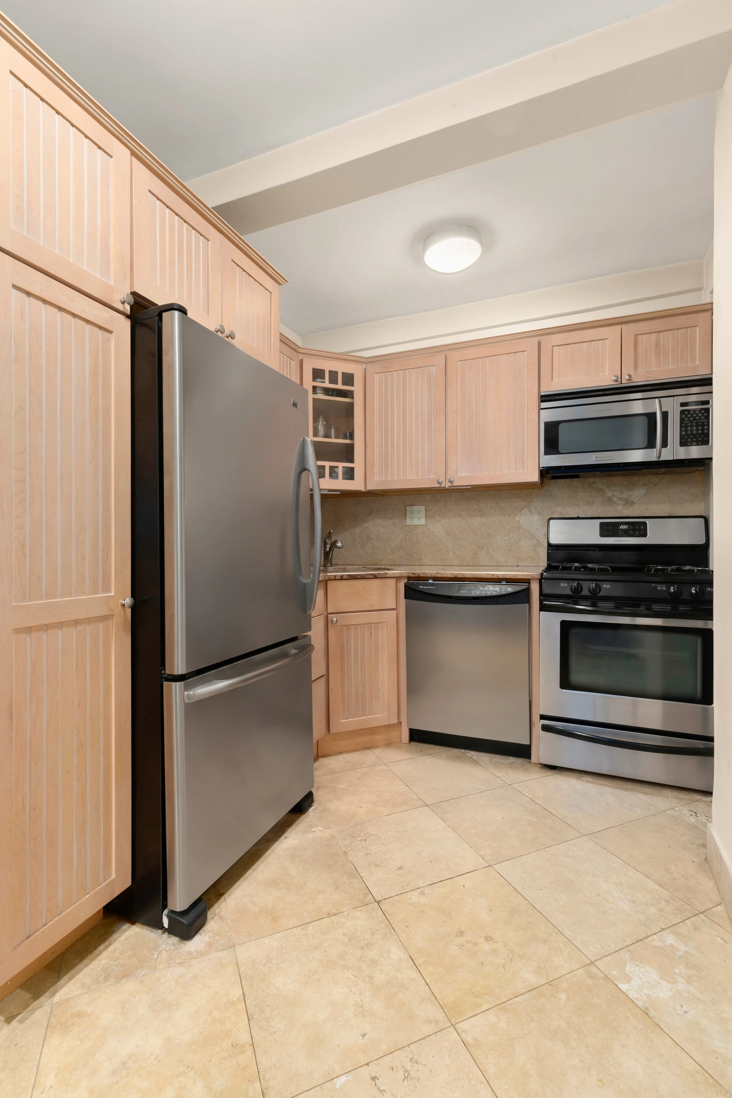 319 East 50_04.jpg