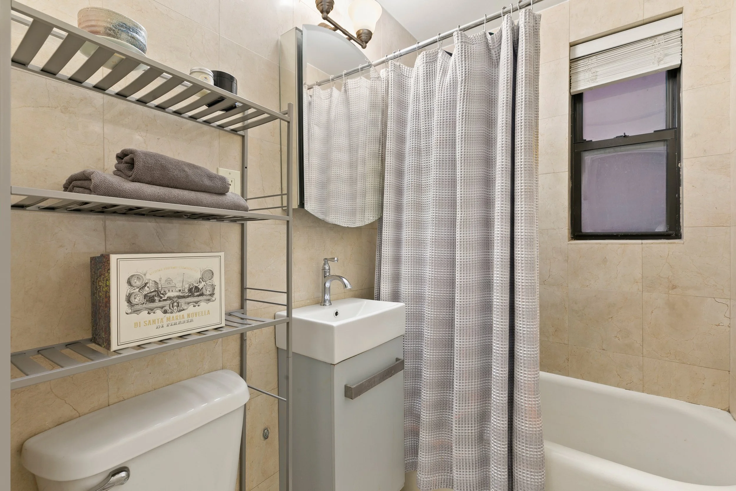 319 East 50_06.jpg