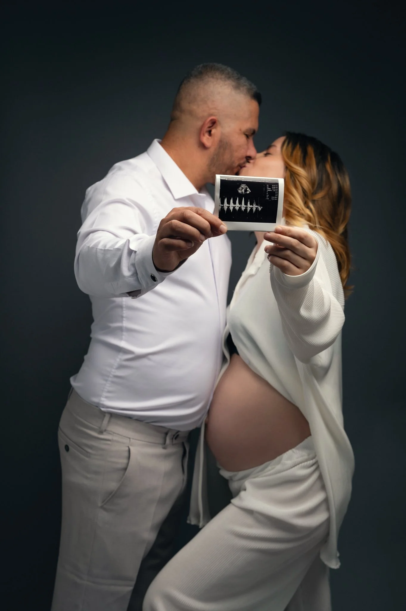 Pregnand shoot-257-Edit-Exposure.jpg